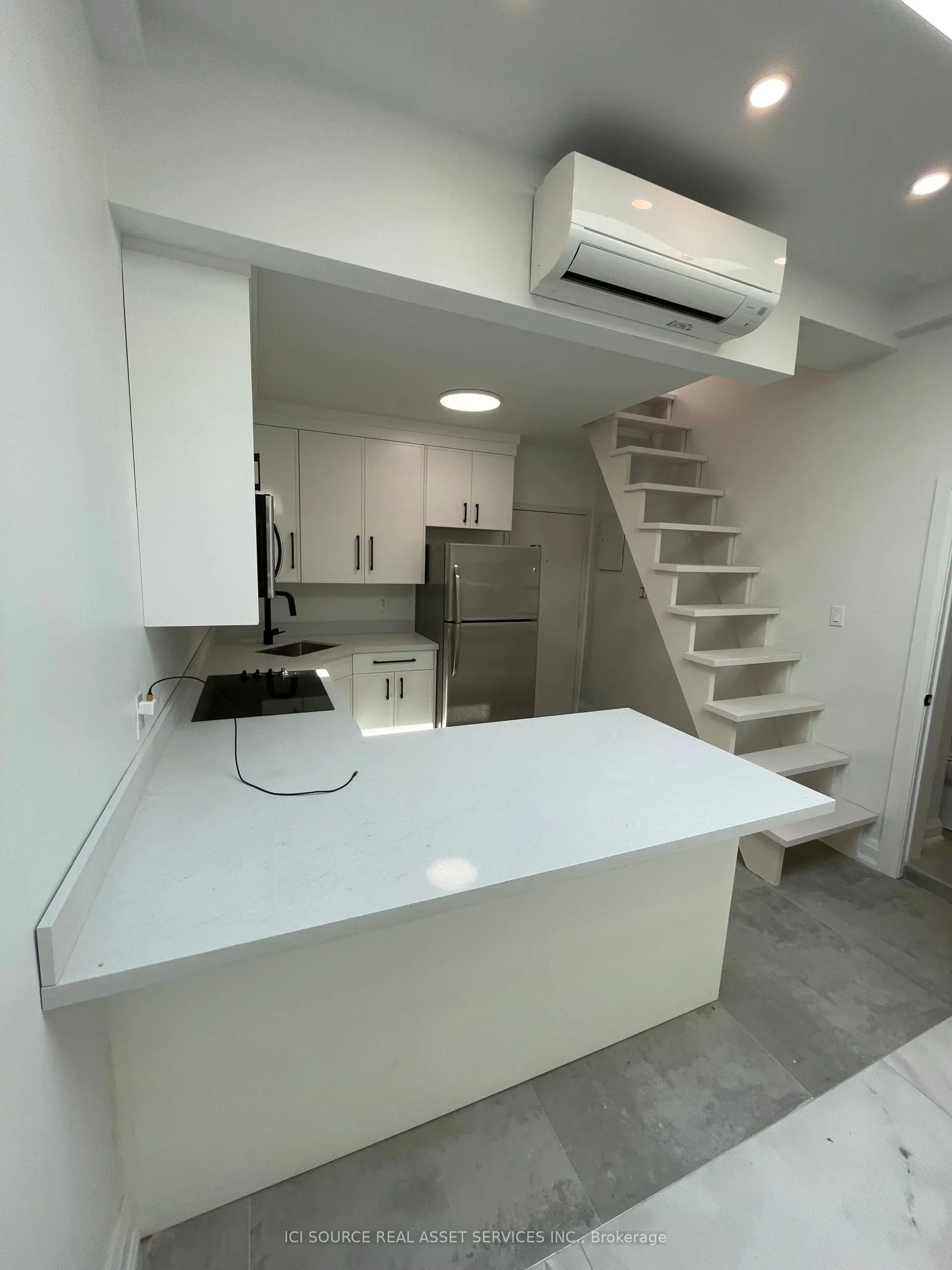 754 Queen Street E, #3
