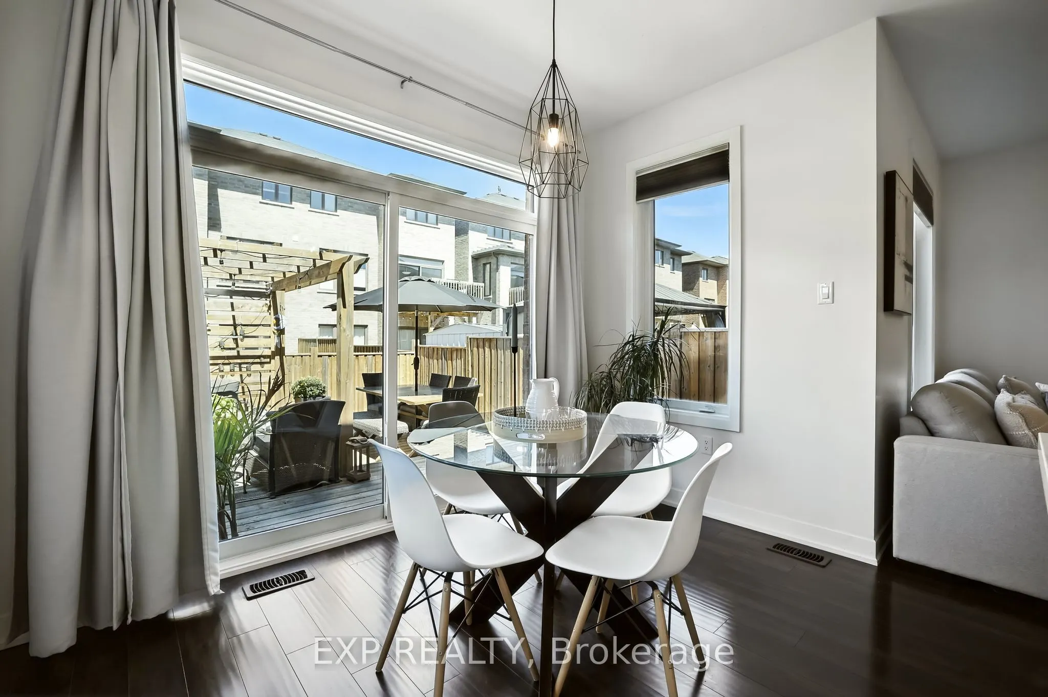 128 Vanier Street