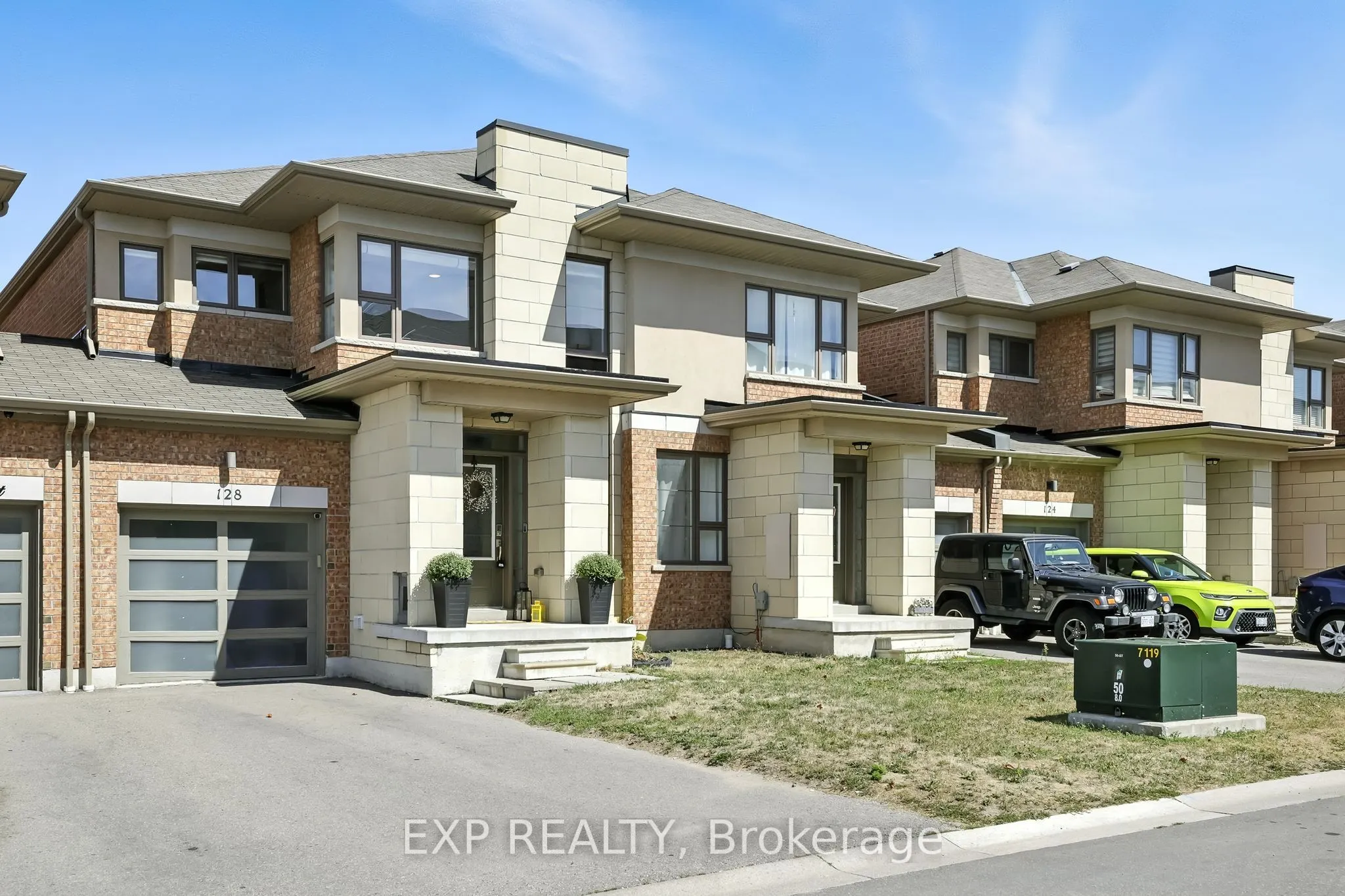 128 Vanier Street