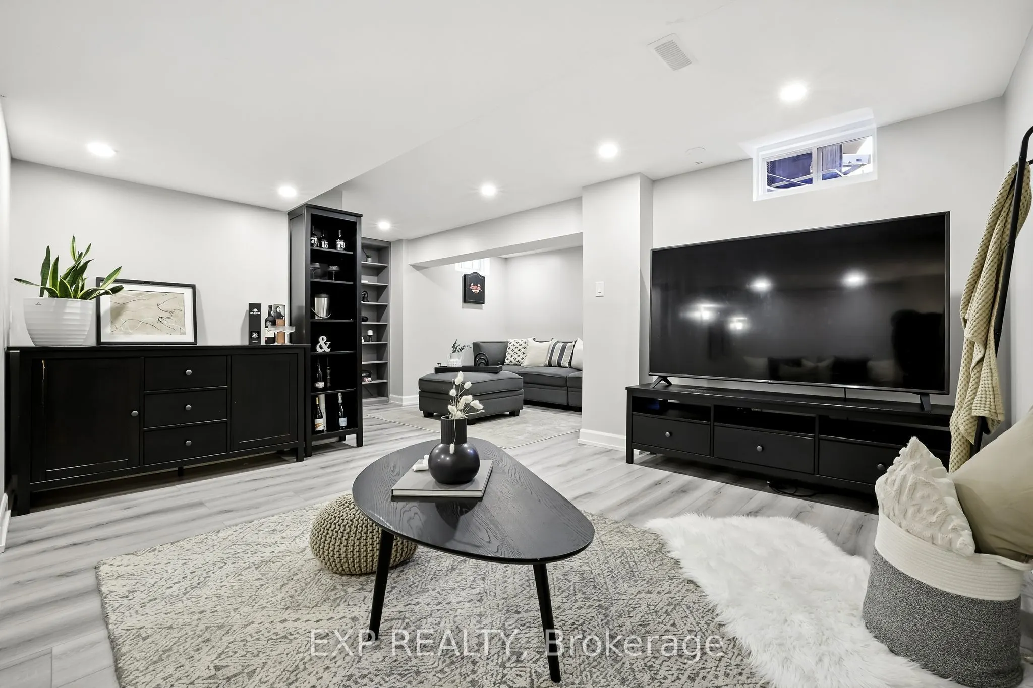 128 Vanier Street