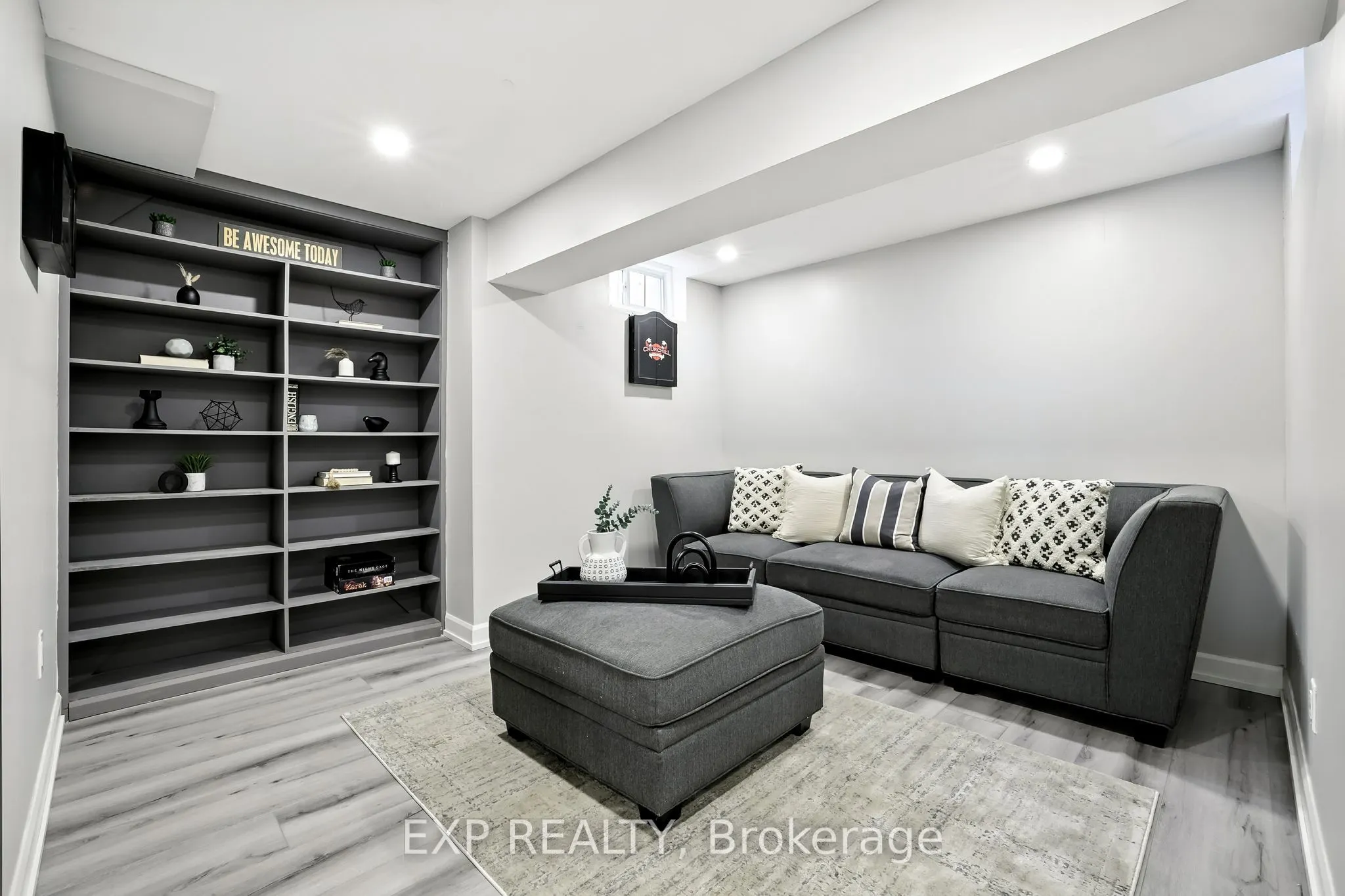 128 Vanier Street