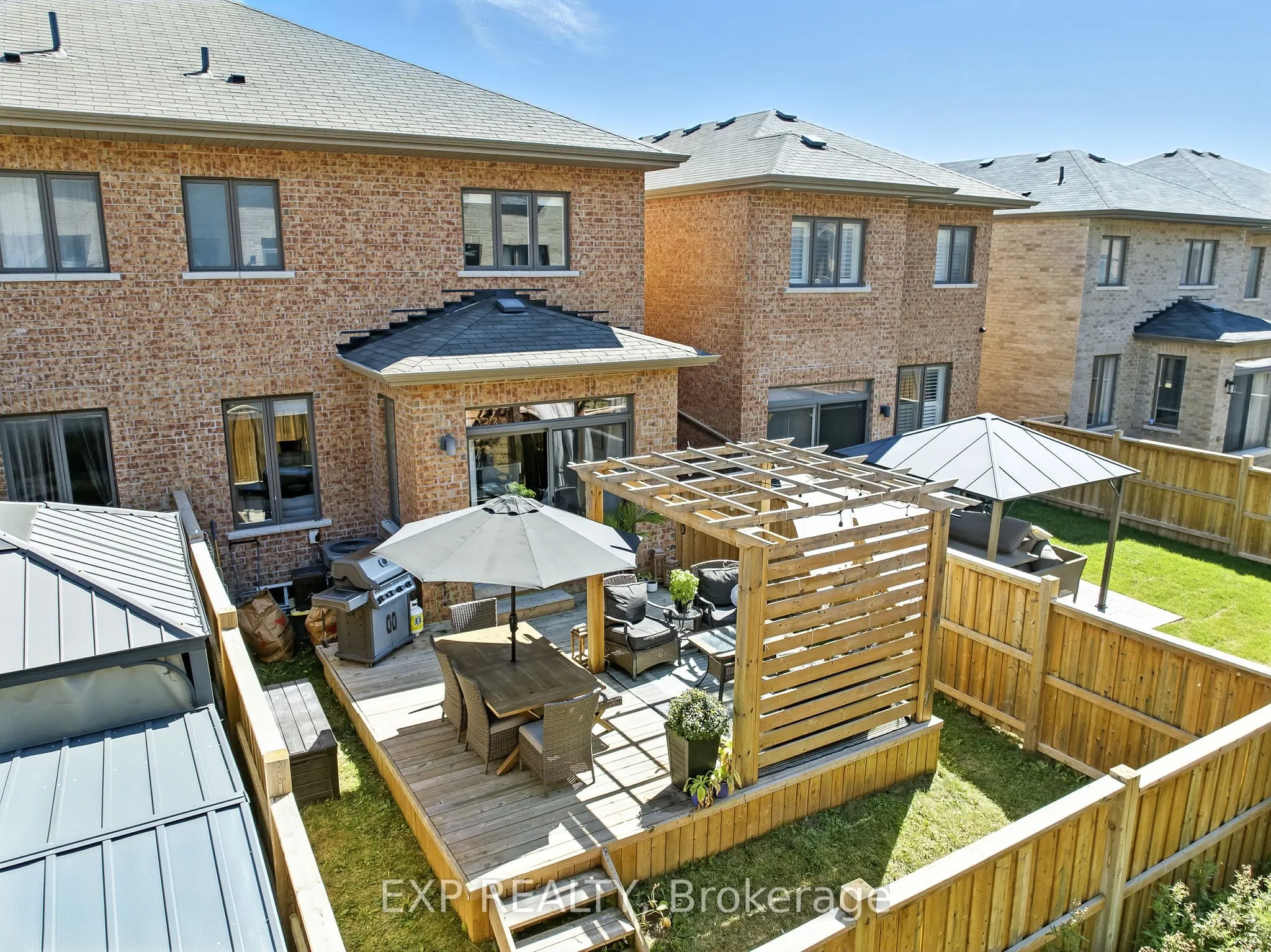 128 Vanier Street