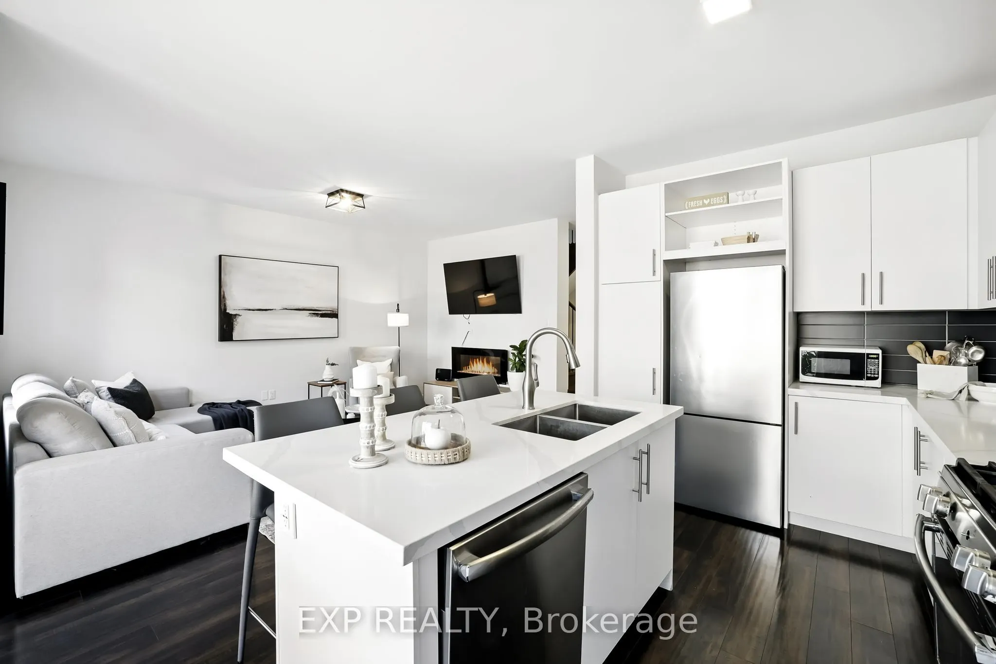 128 Vanier Street