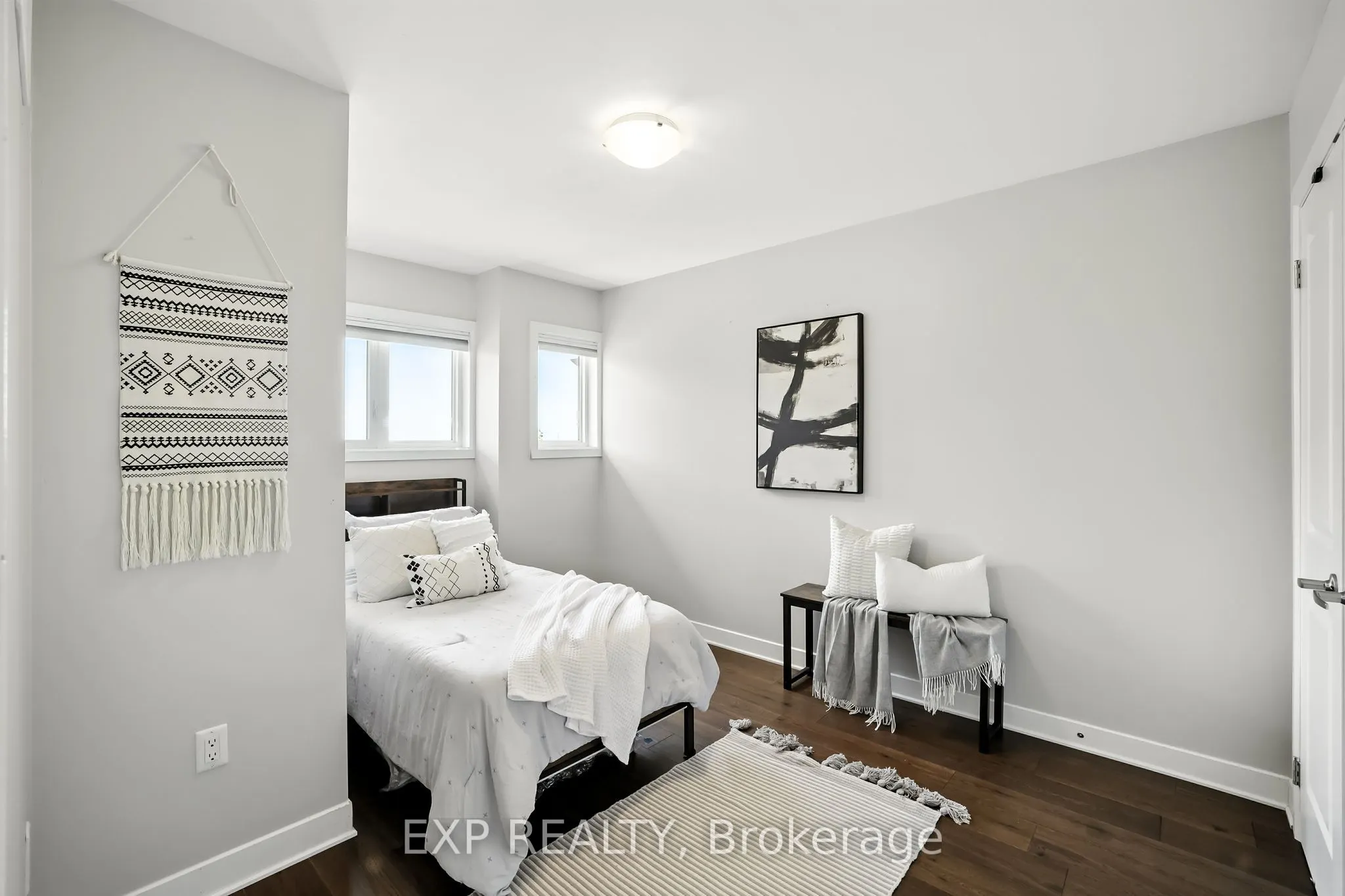 128 Vanier Street