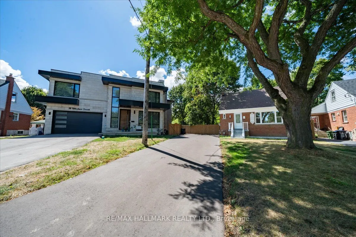 16 Willowhurst Crescent