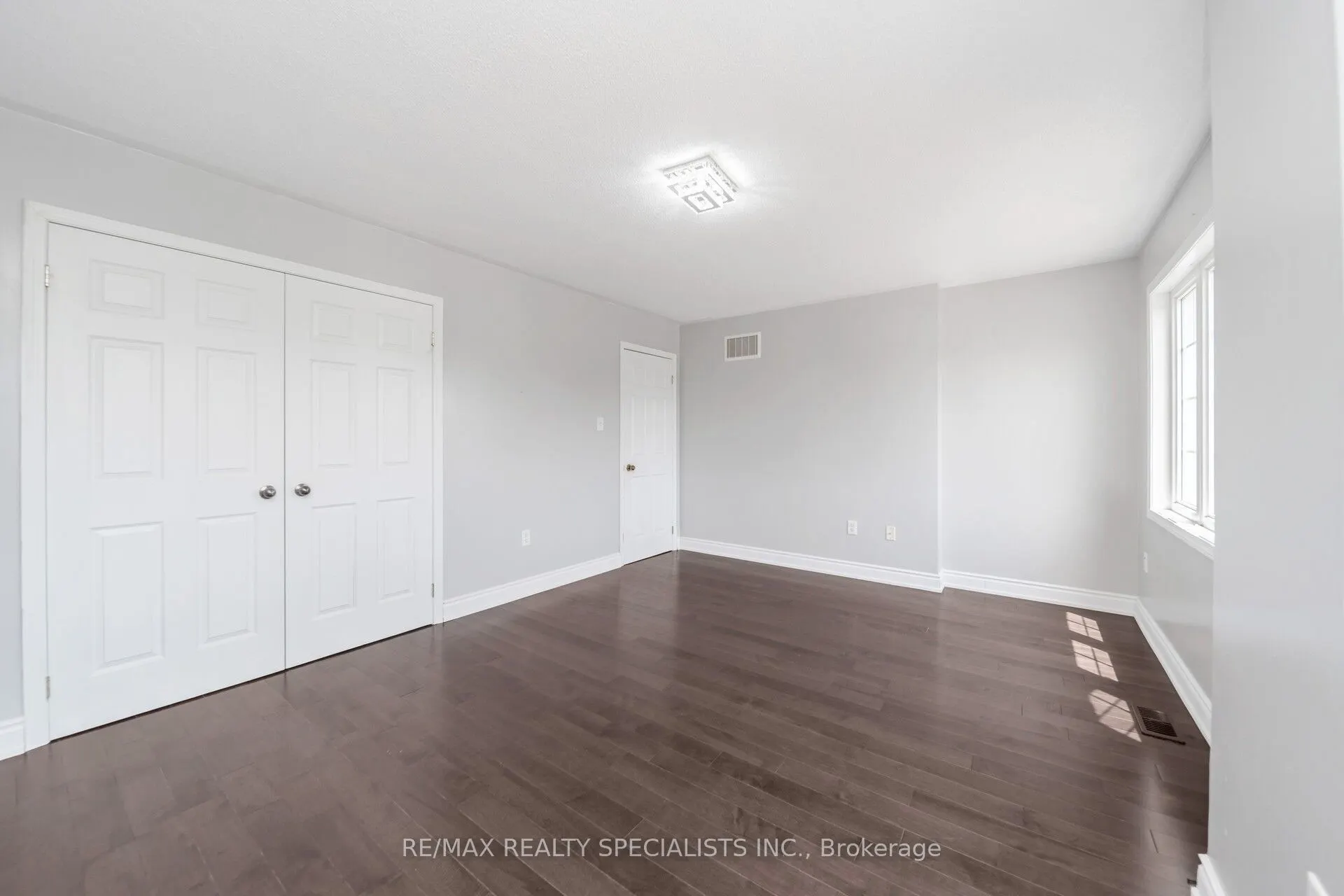 91 Laprade Square