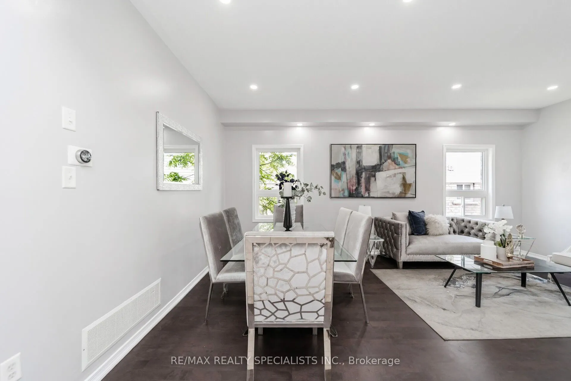 91 Laprade Square