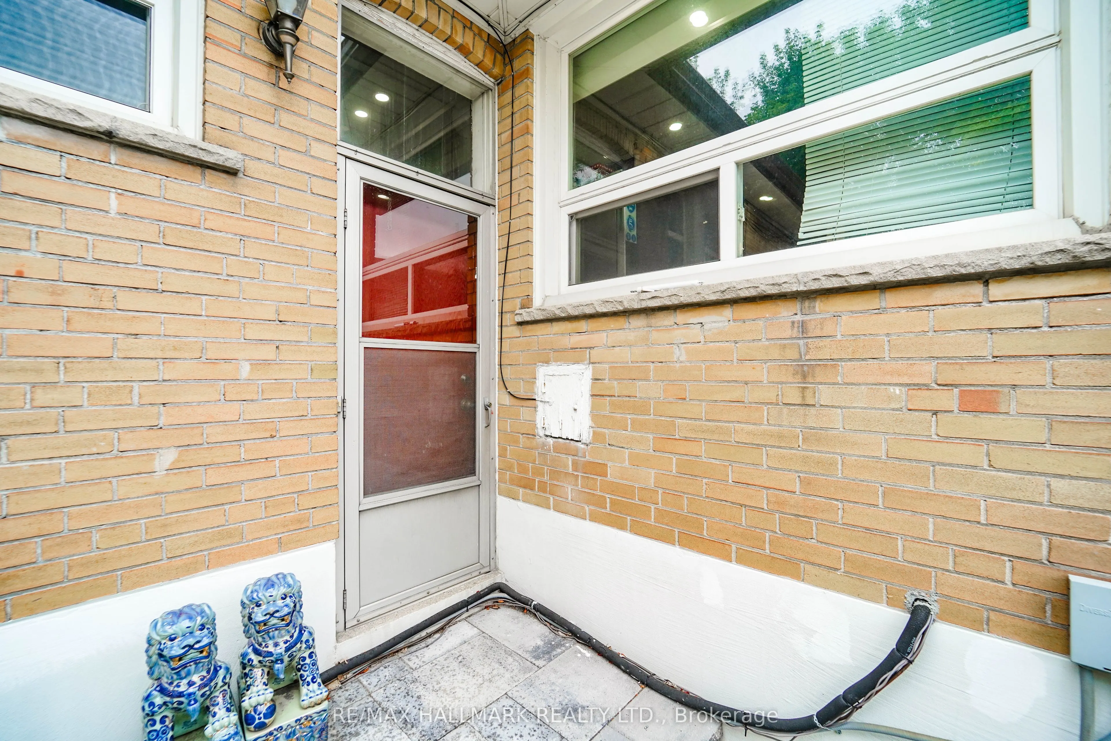 16 Araman Drive