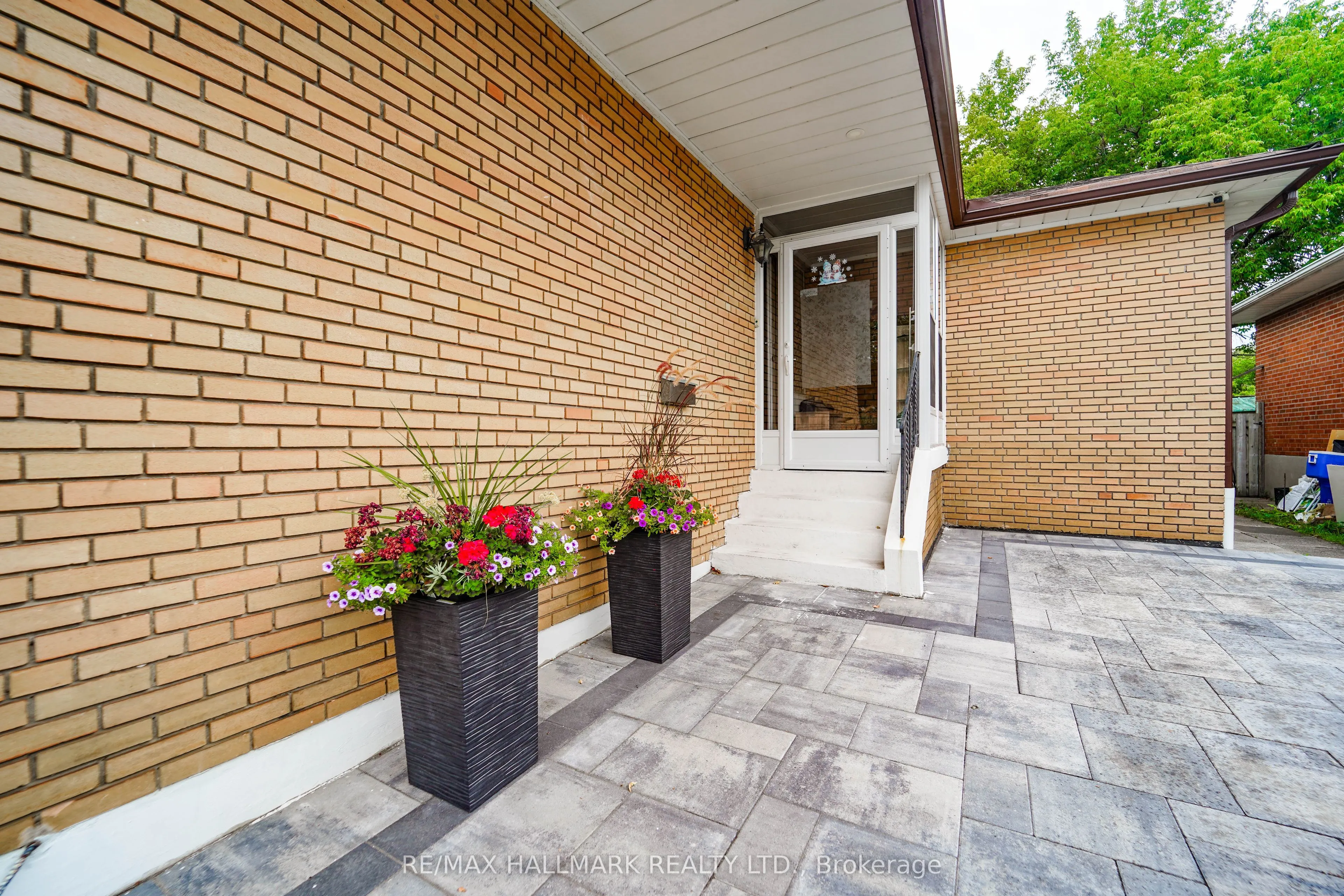 16 Araman Drive