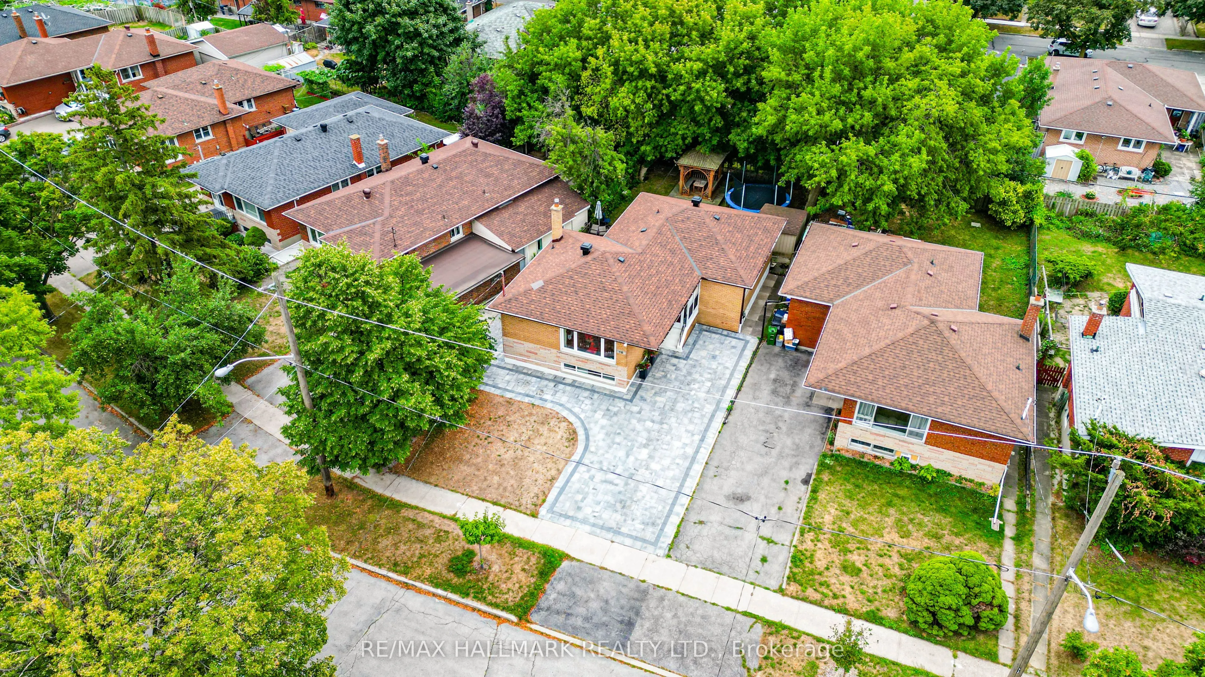 16 Araman Drive