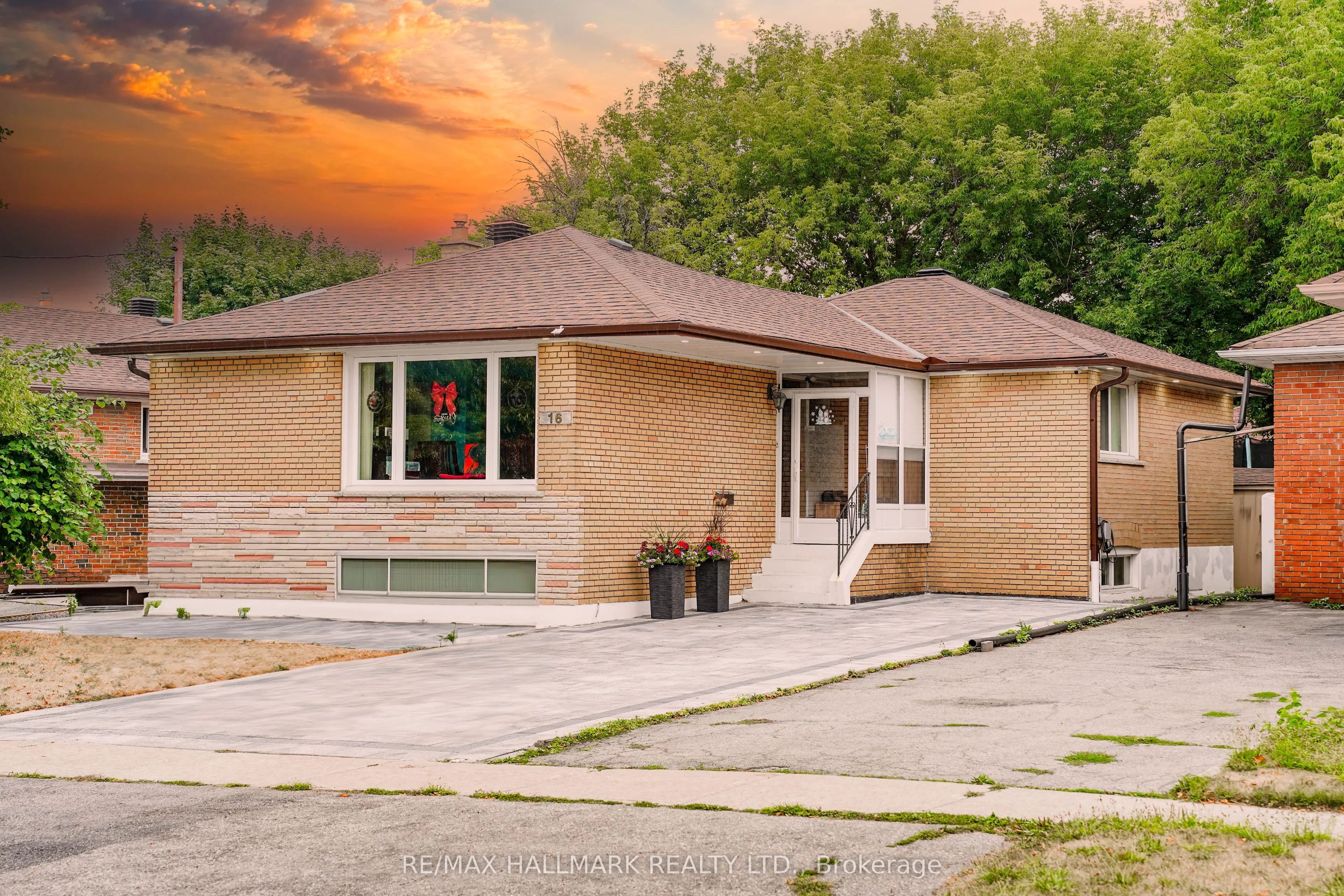 16 Araman Drive