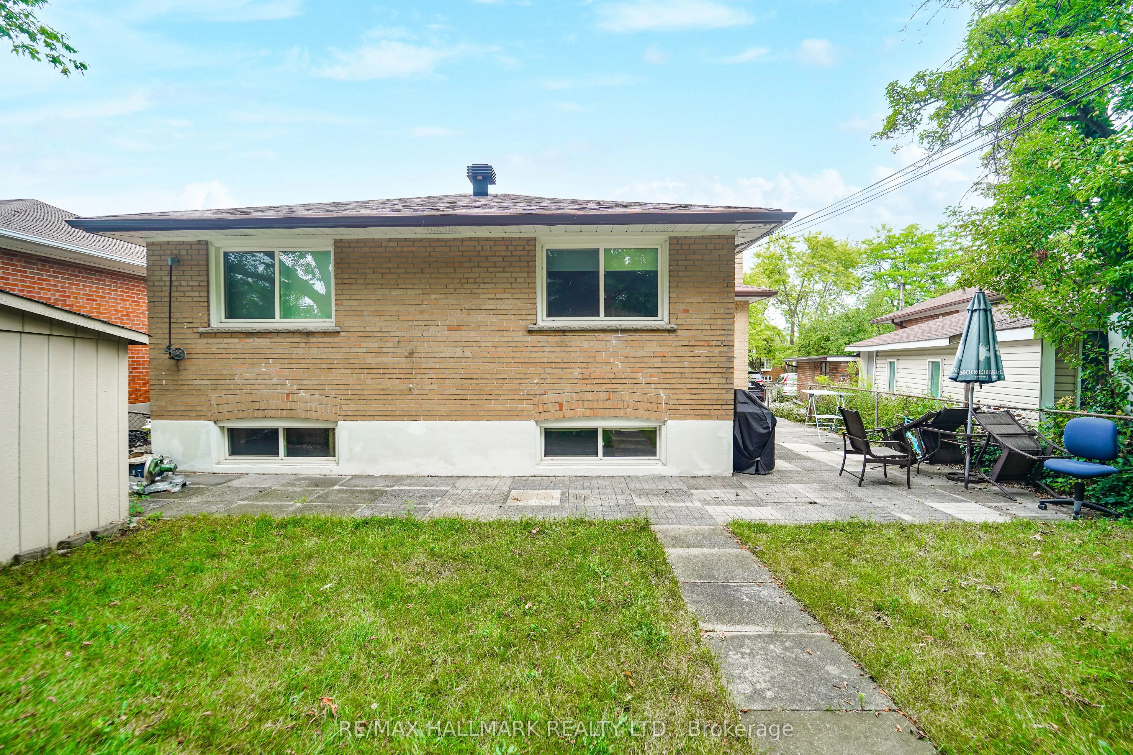 16 Araman Drive