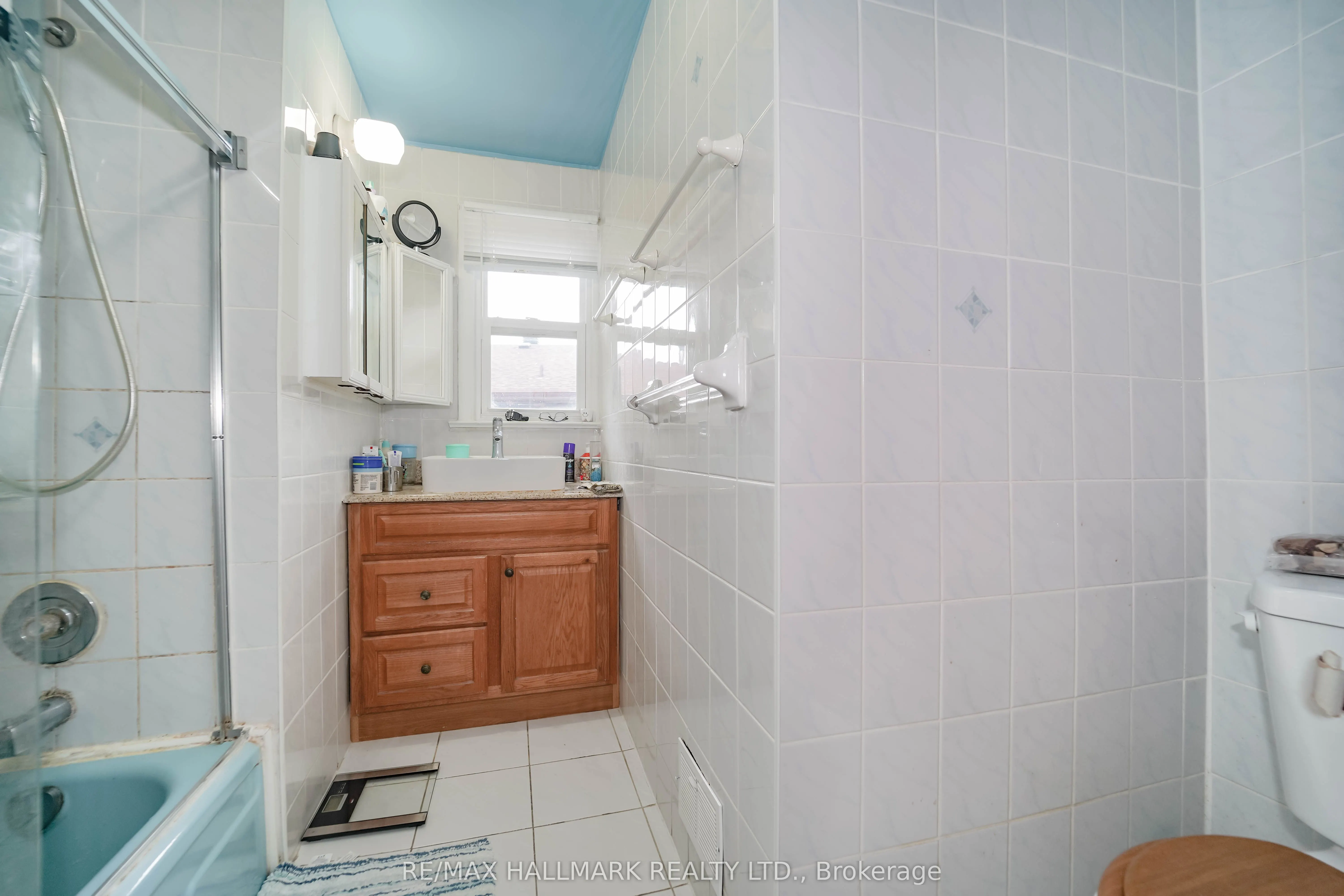 16 Araman Drive