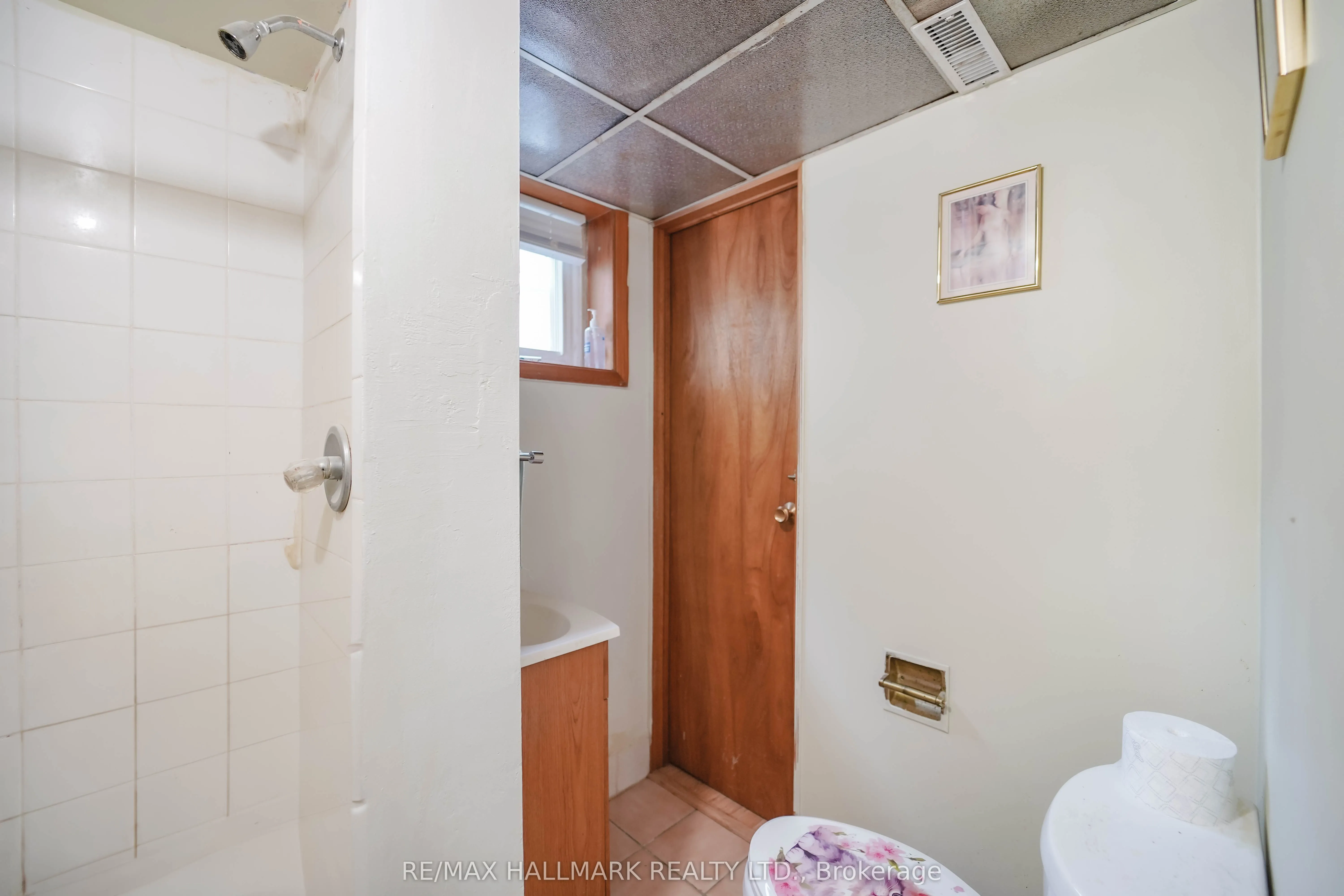 16 Araman Drive