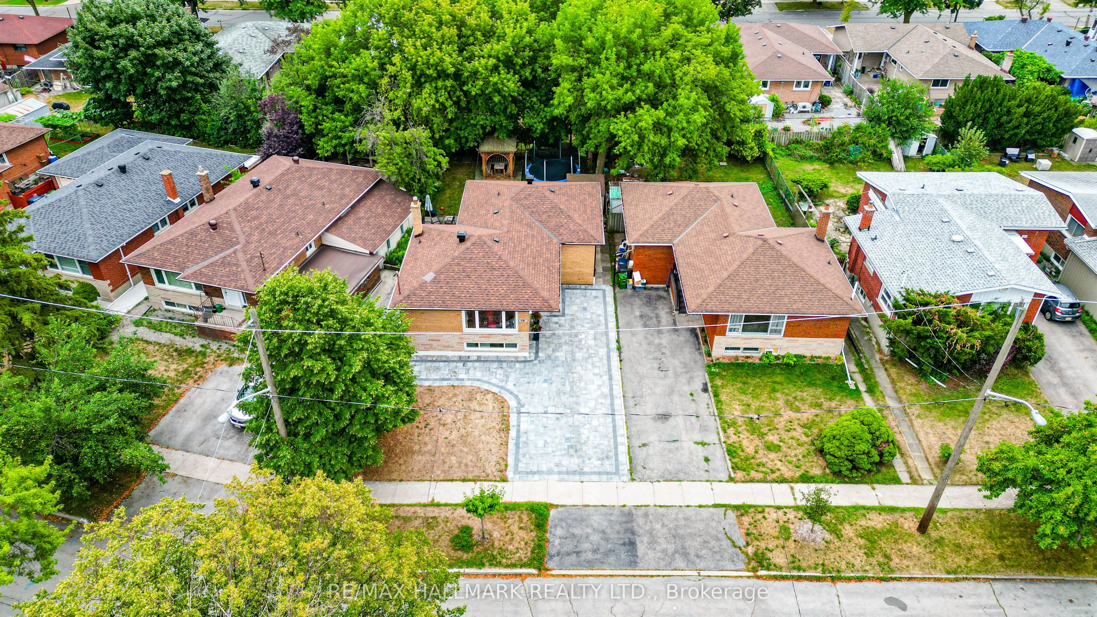 16 Araman Drive