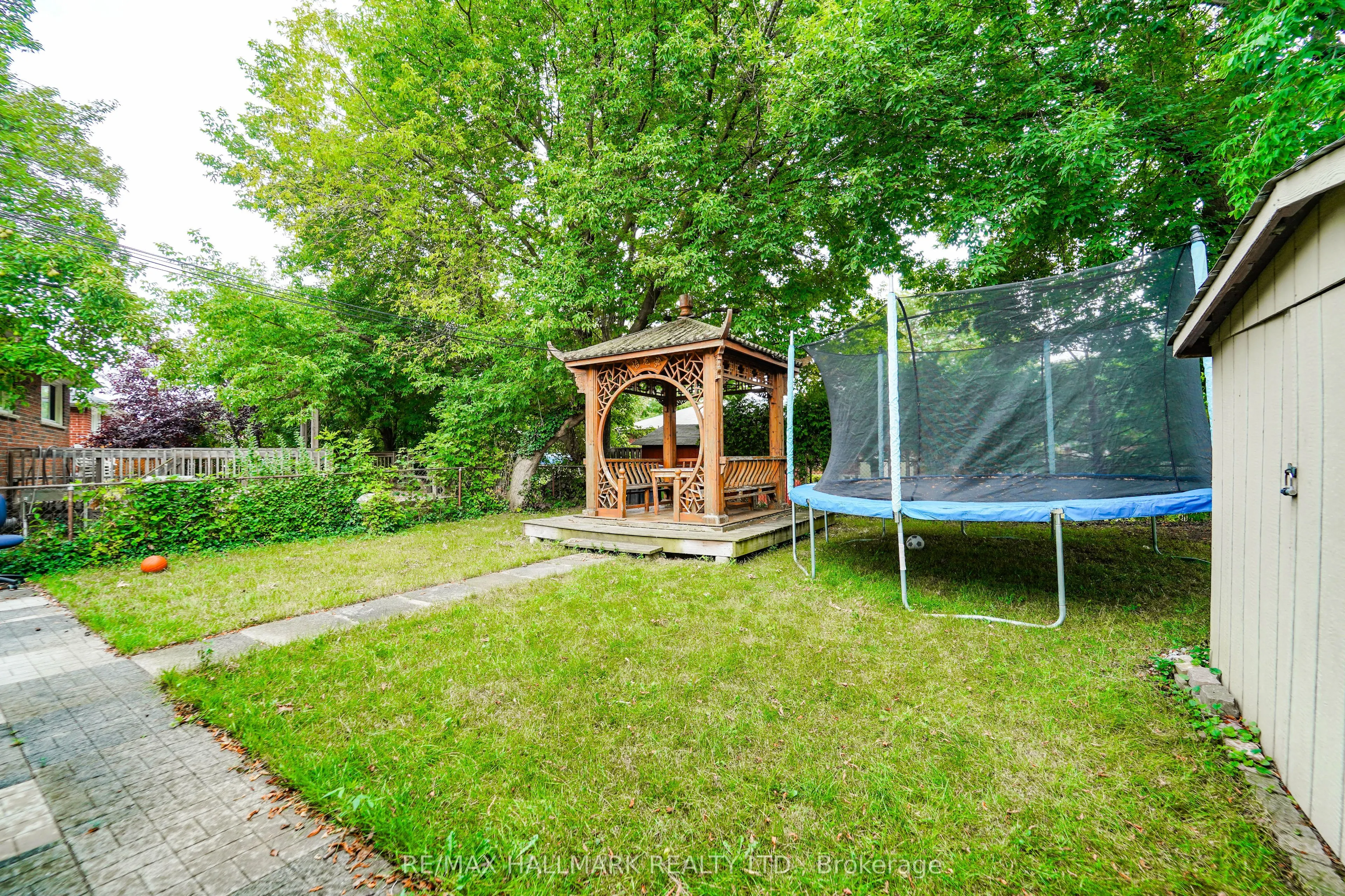 16 Araman Drive