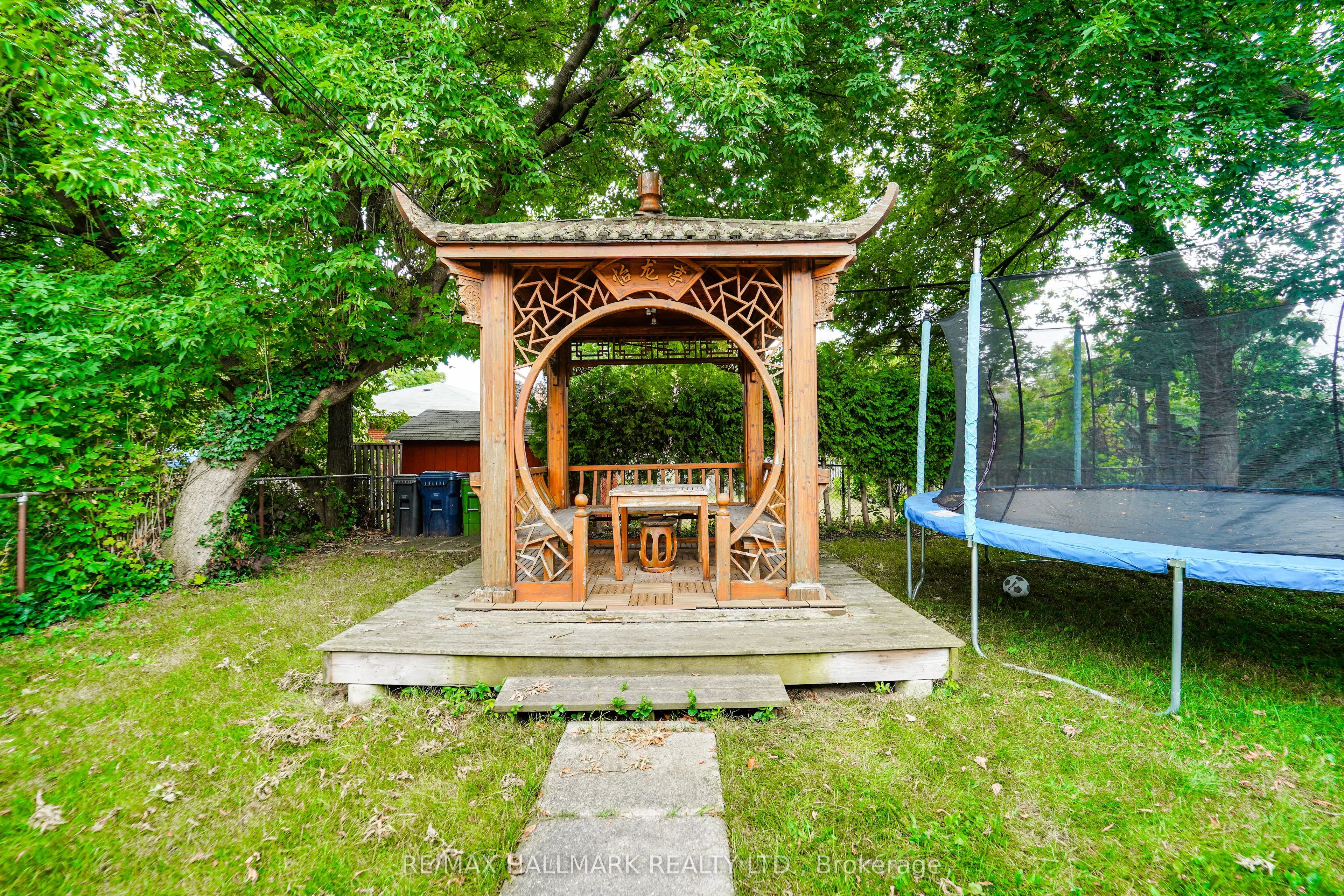 16 Araman Drive
