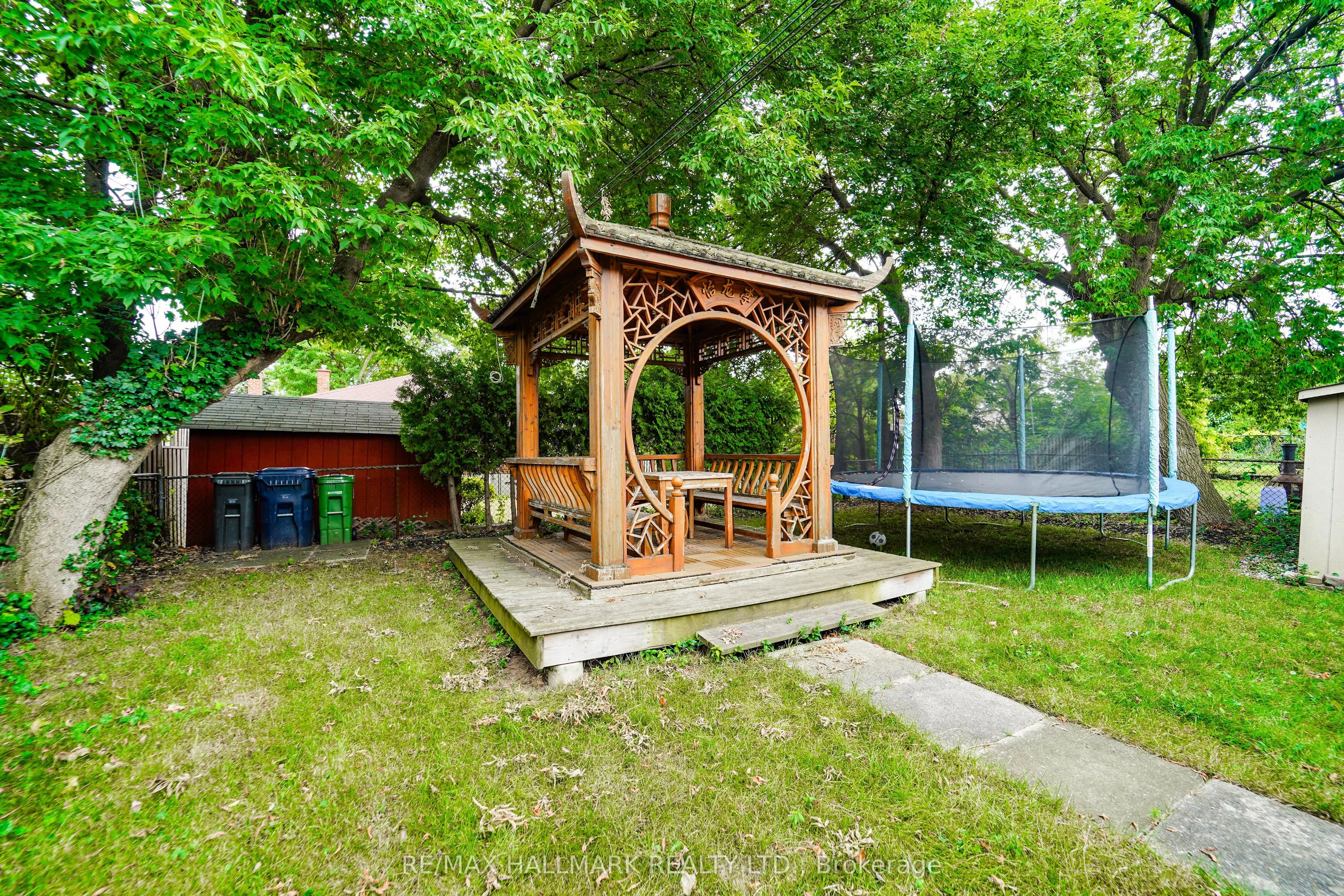 16 Araman Drive