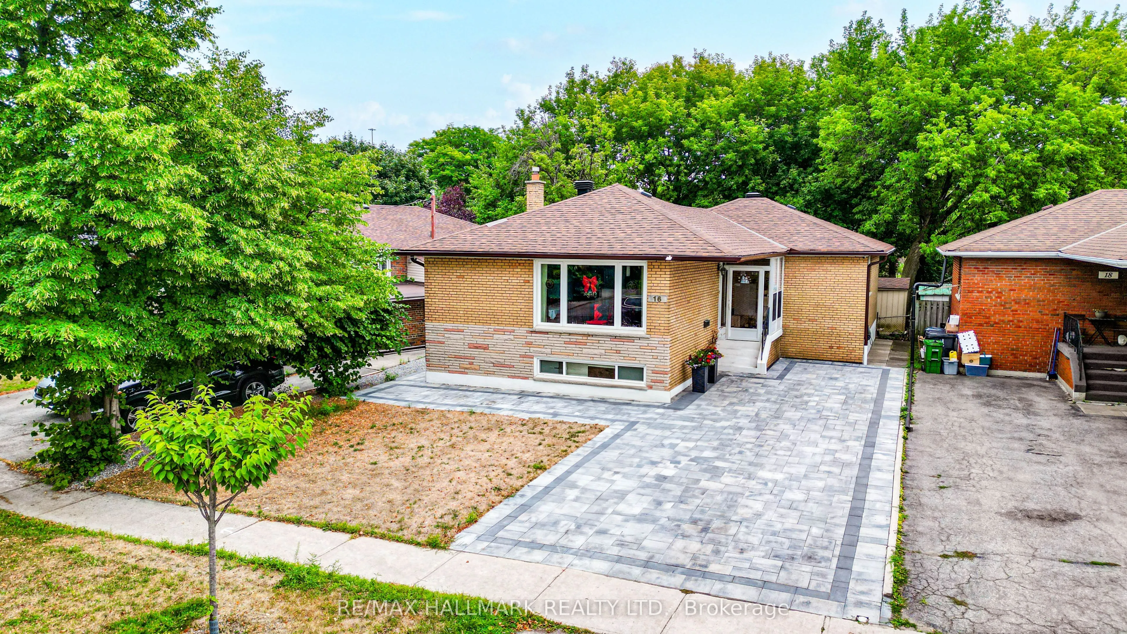 16 Araman Drive