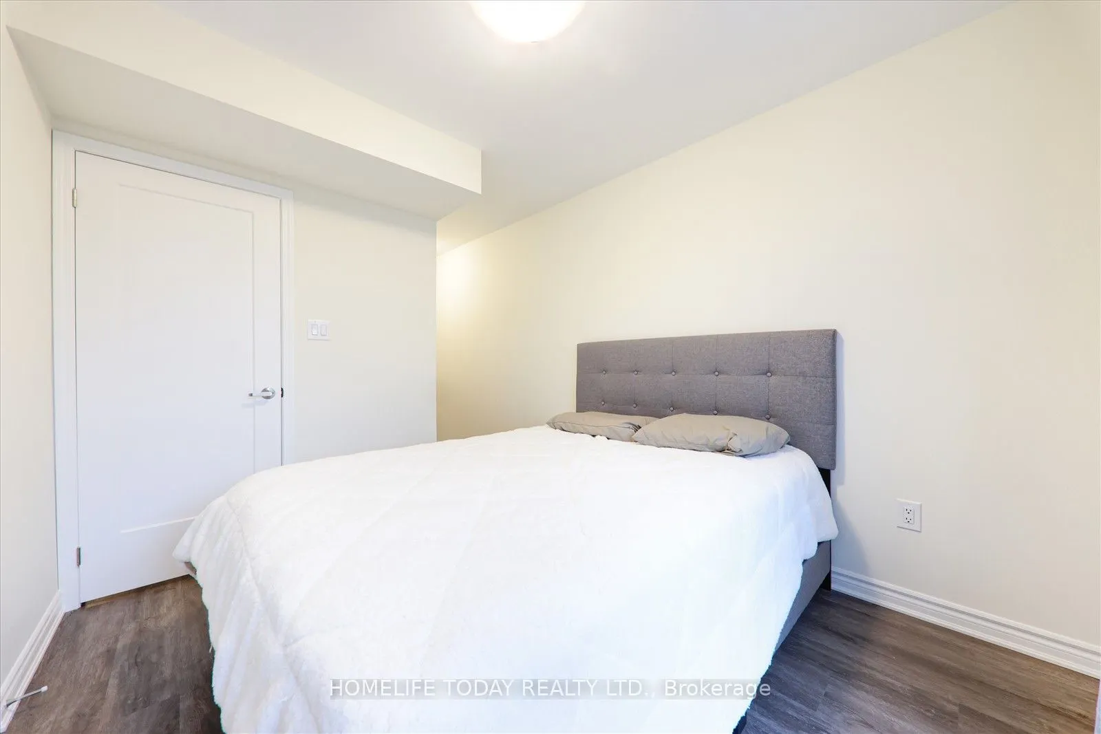 2787 Eglington Avenue, #321