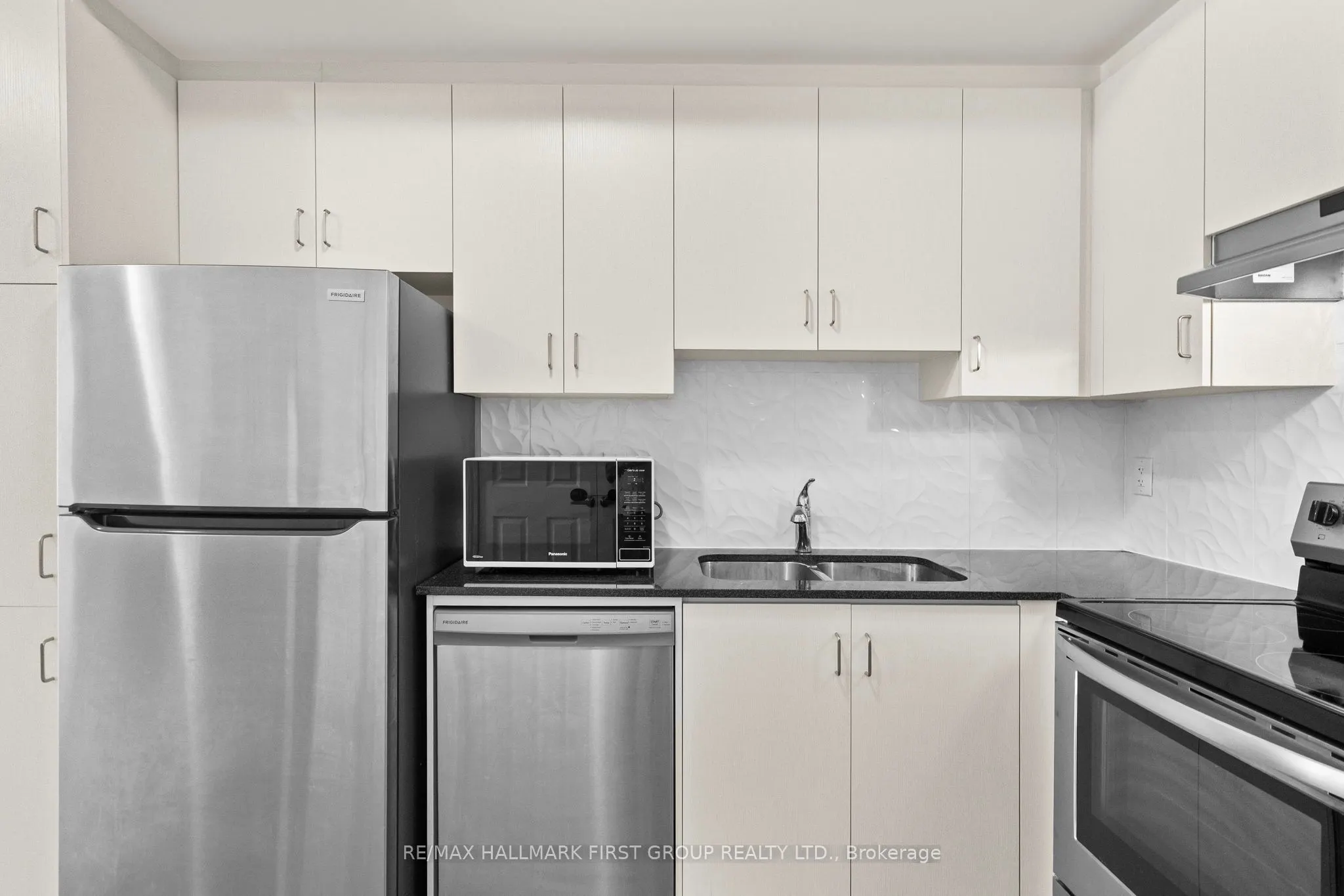 2791 Eglinton Avenue E, #522