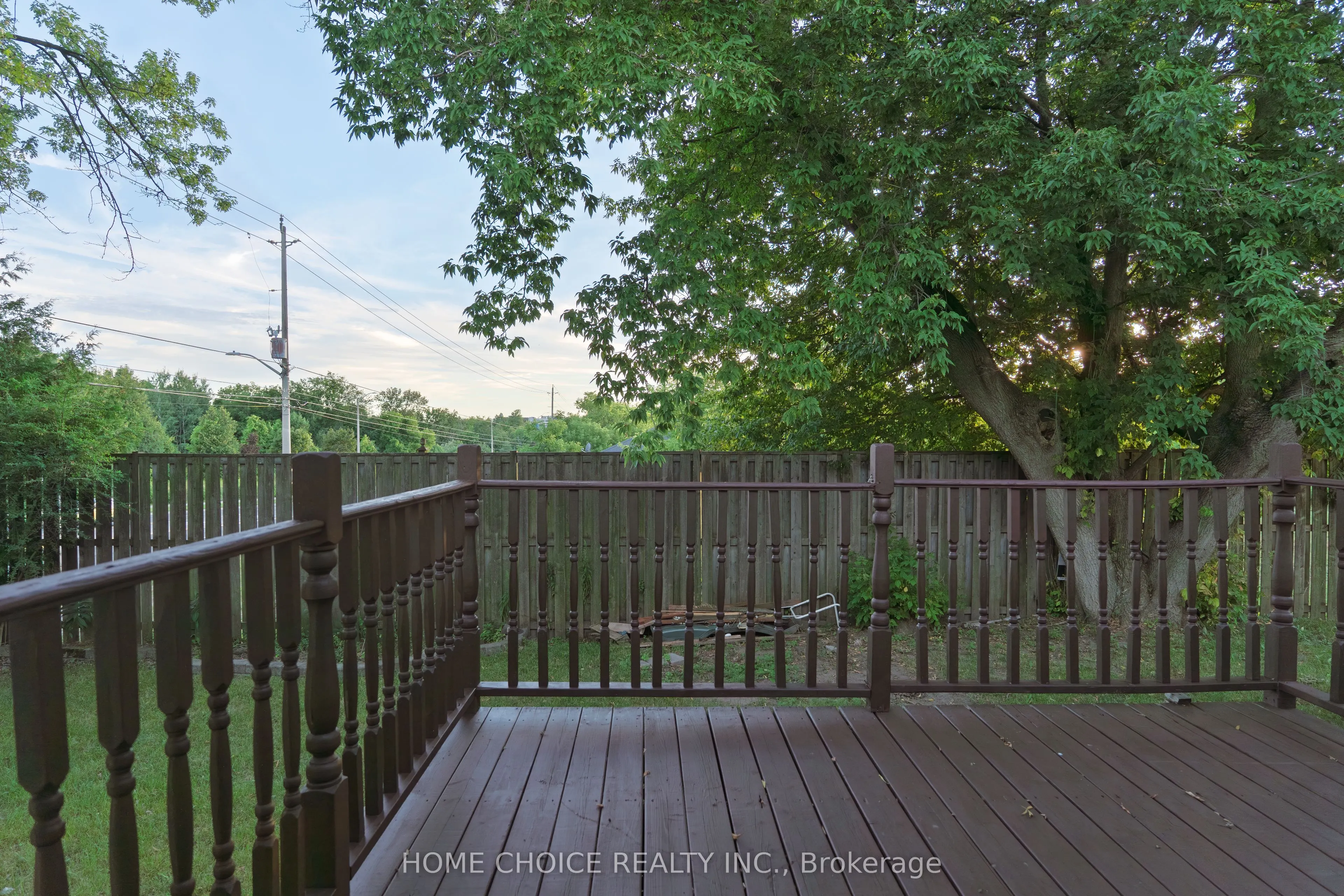 272 Taunton Road W