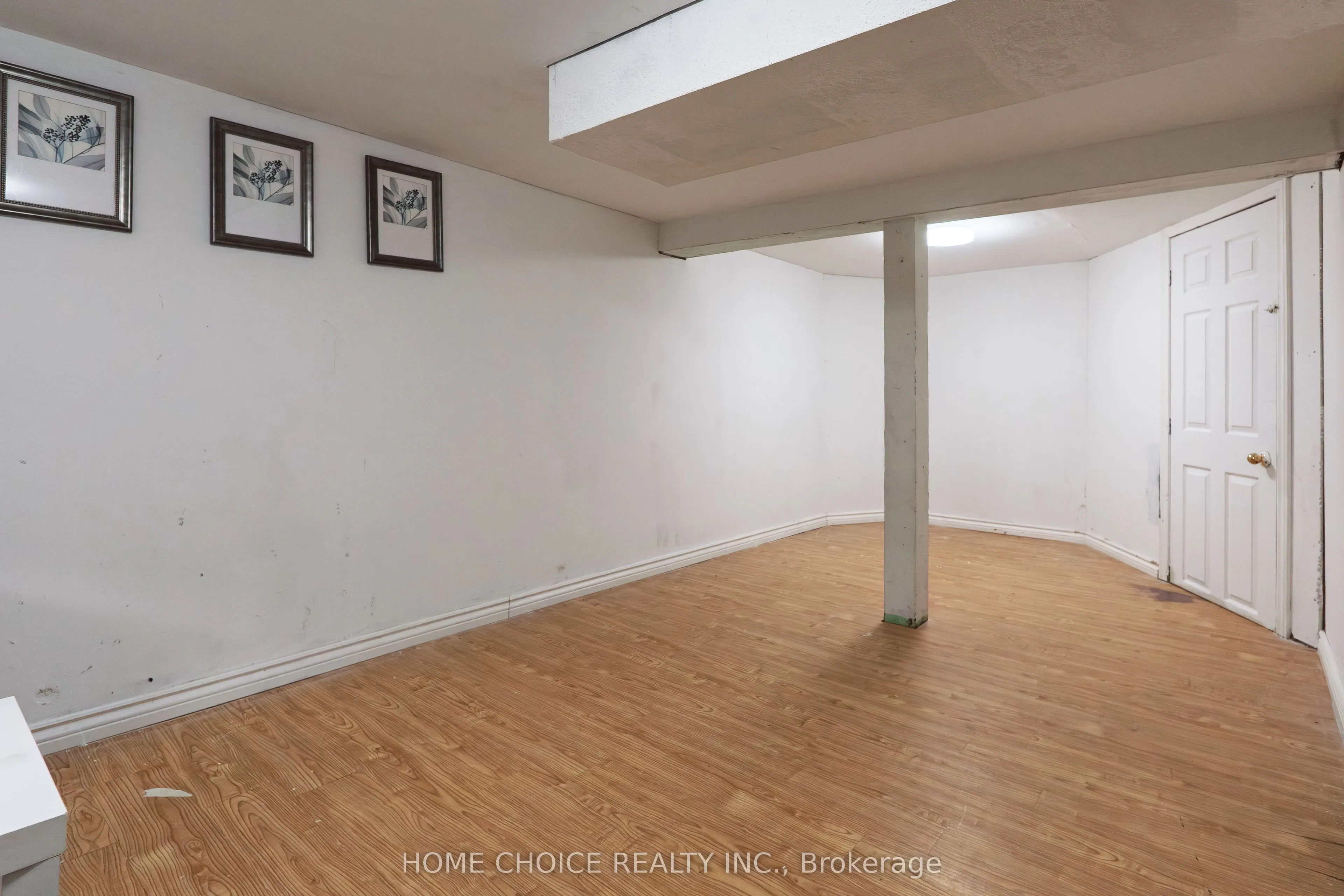 272 Taunton Road W
