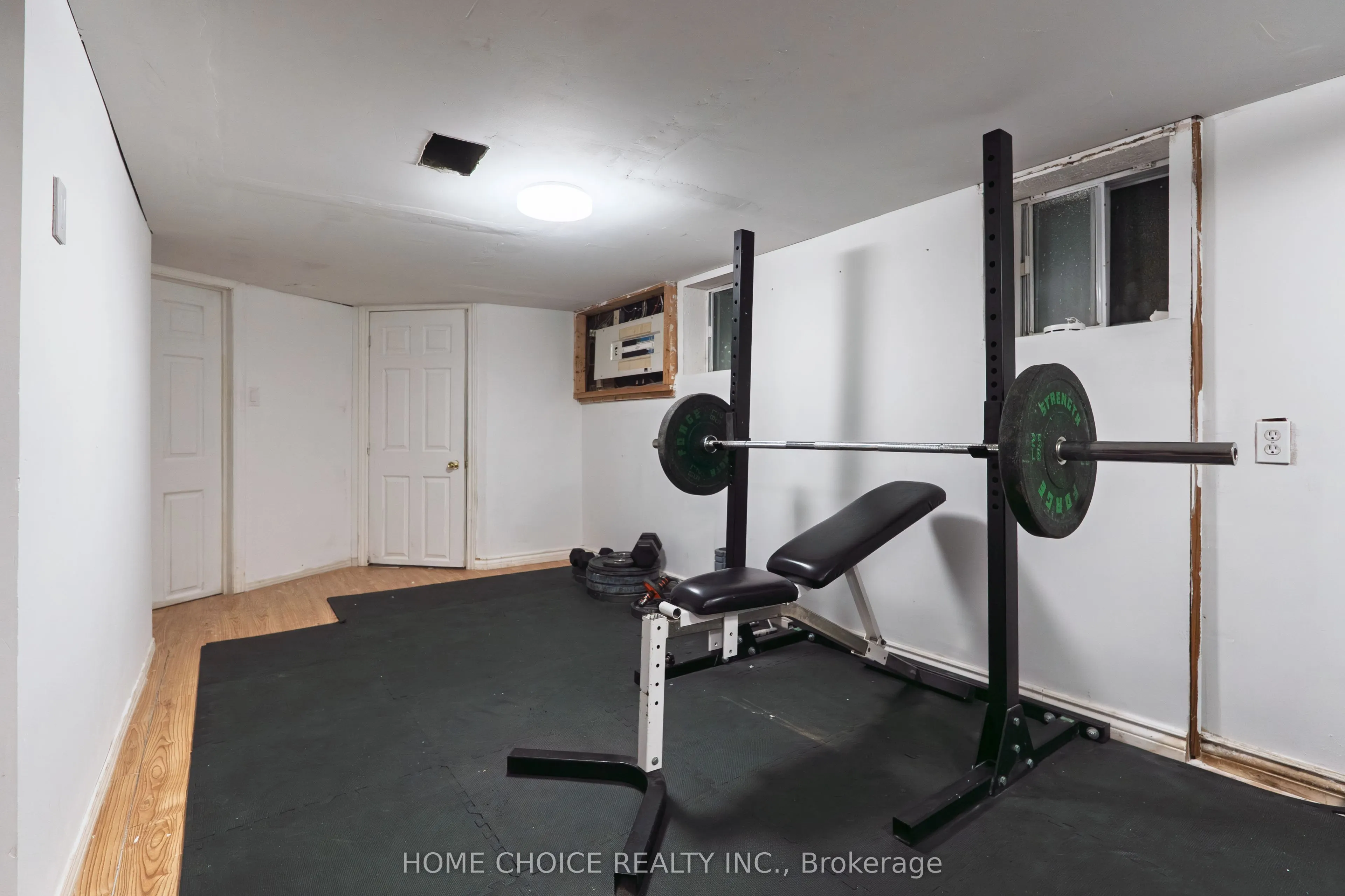 272 Taunton Road W