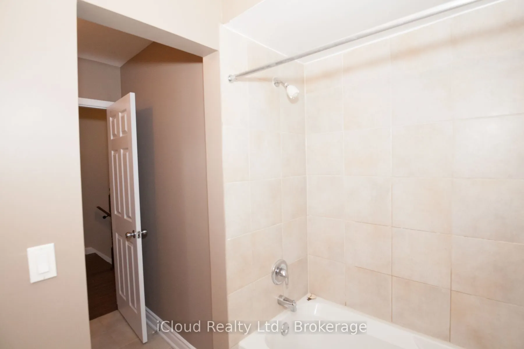 920 Pape Avenue, #UPPER - B