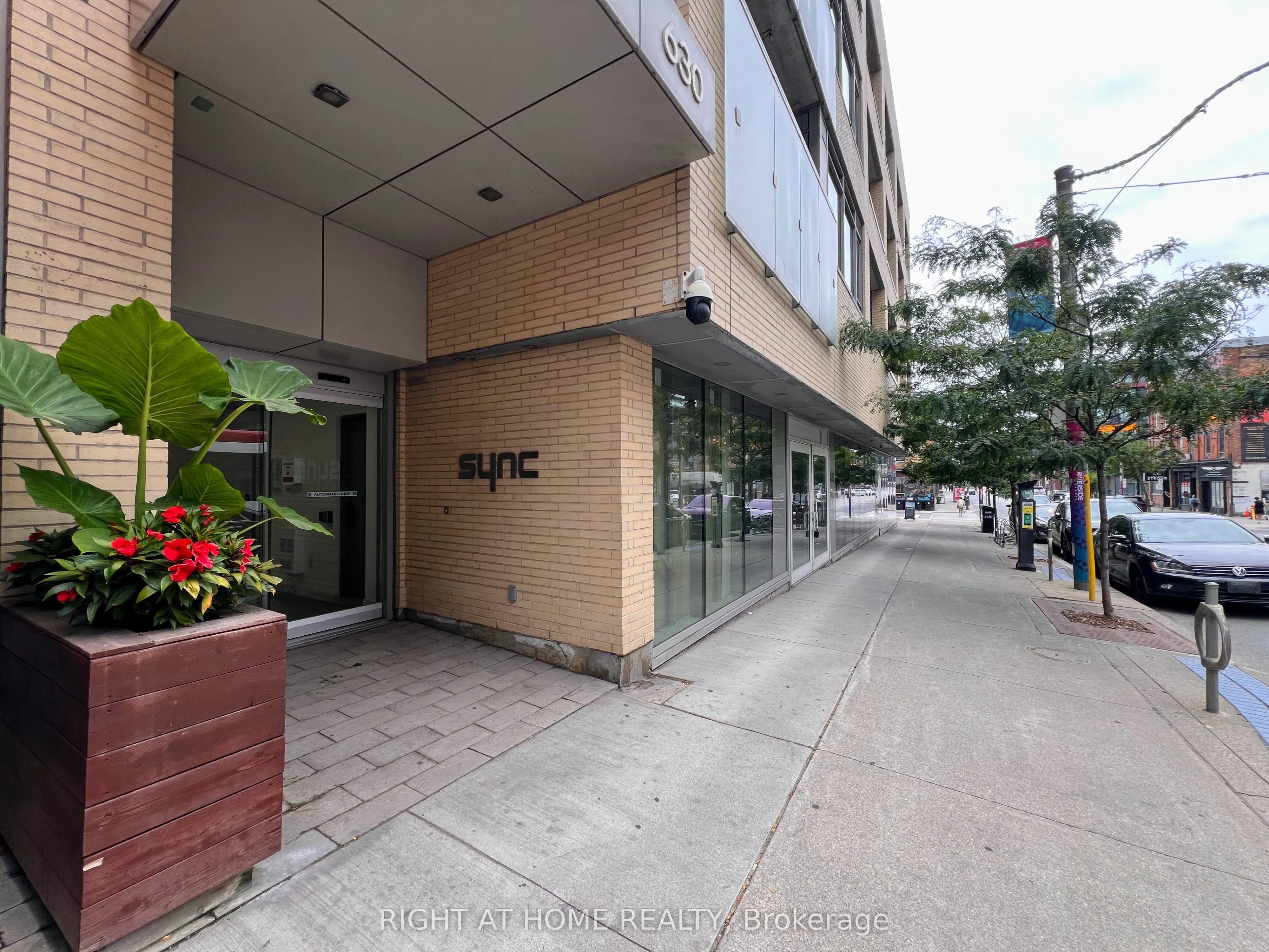 630 Queen Street E, #401