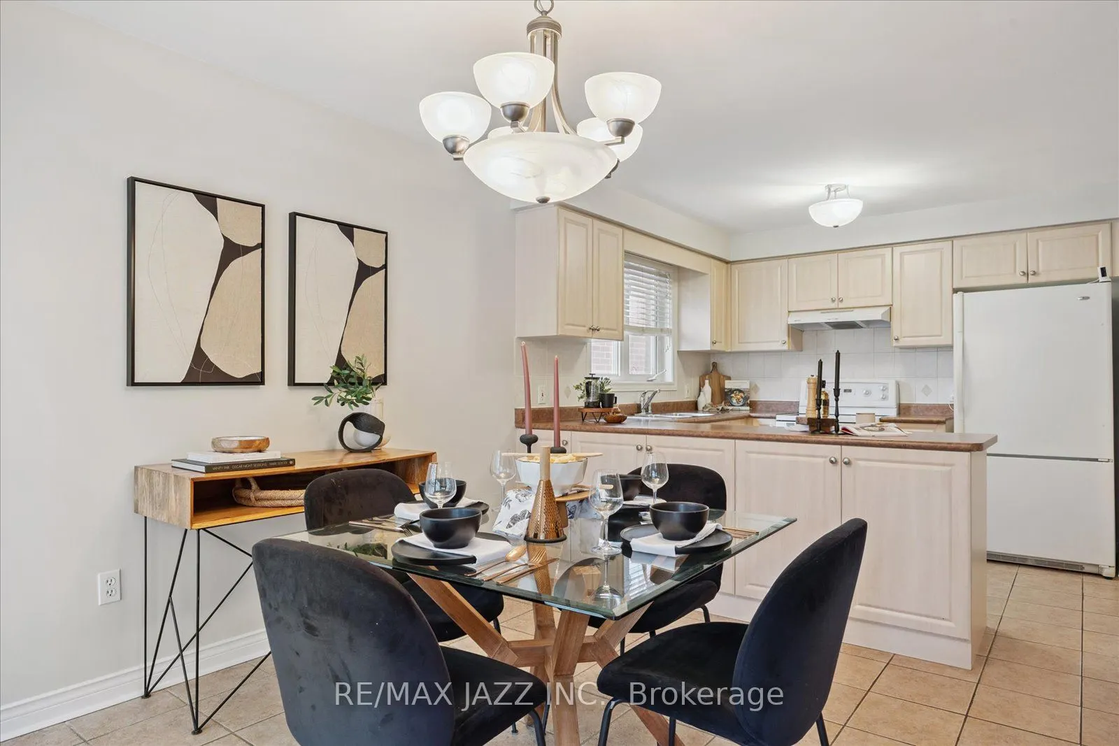12 Lacroix Court
