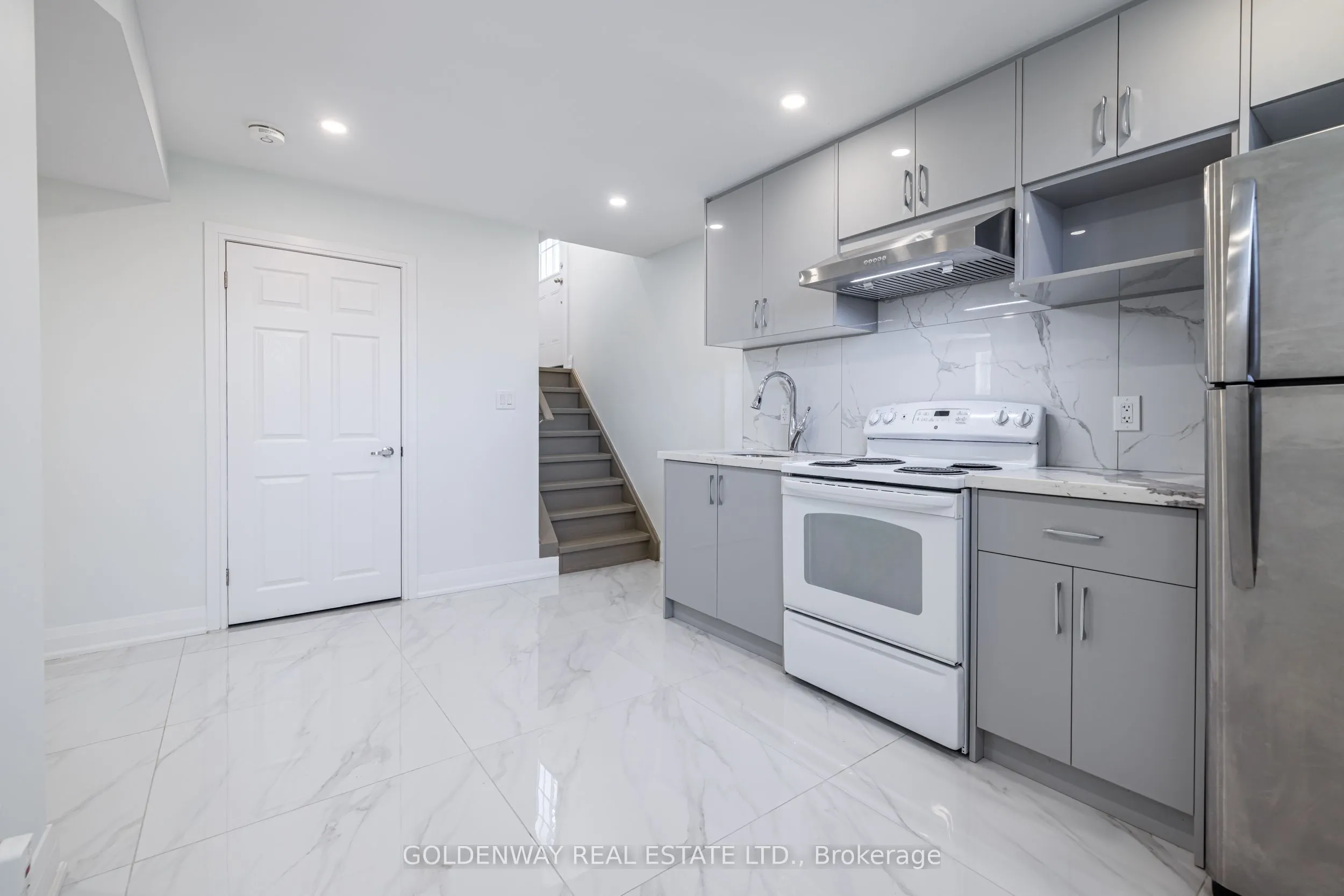 30 Mendip Crescent, #Lower