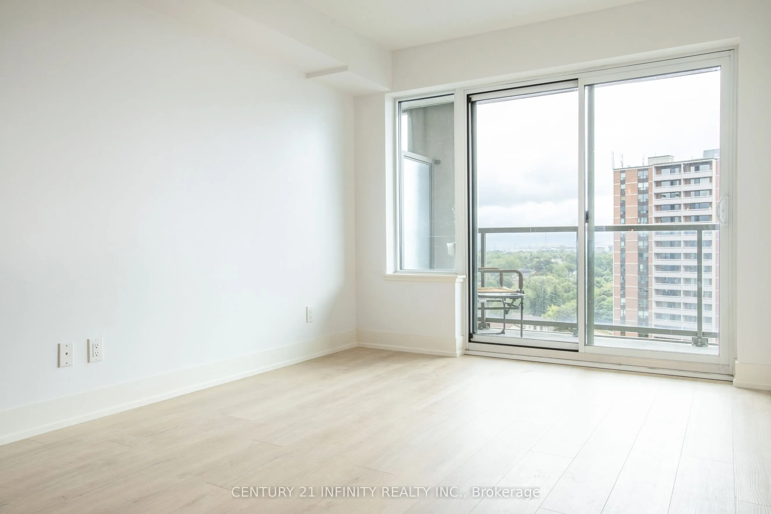 1215 Bayly Street, #1006