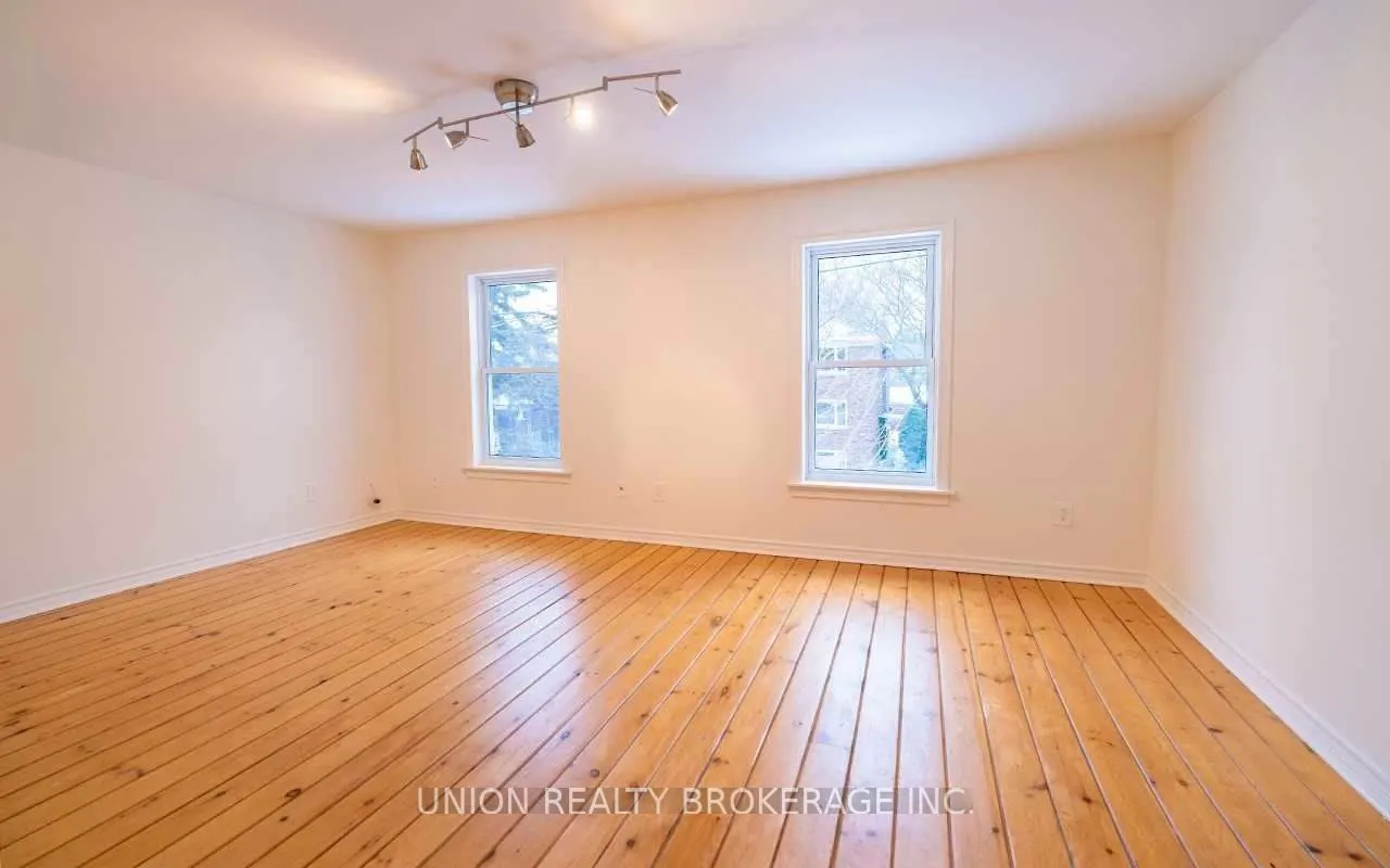 368 Main Street, #Upper