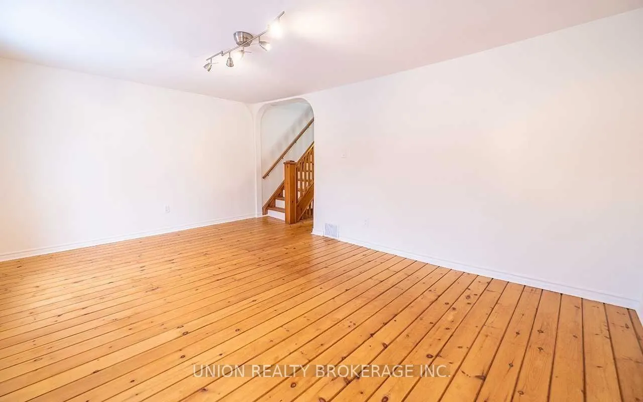 368 Main Street, #Upper