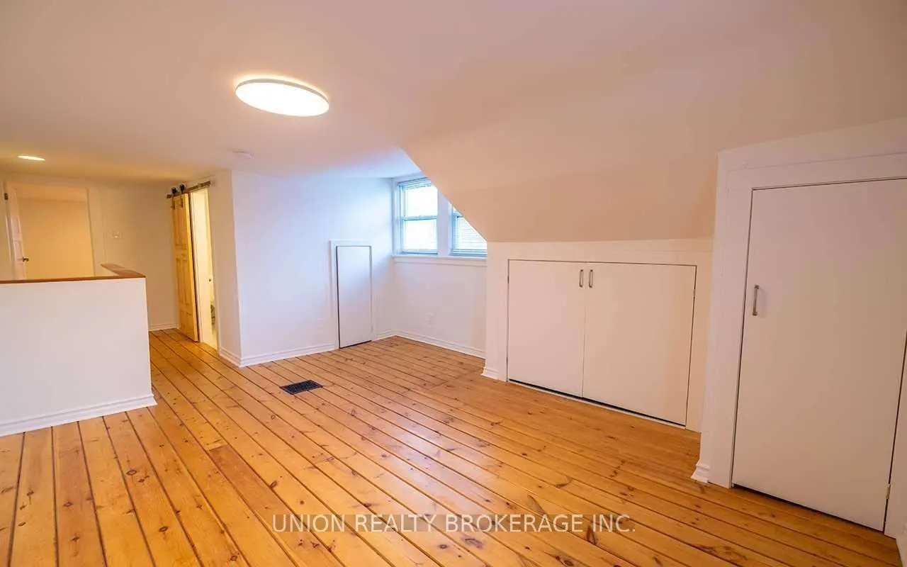 368 Main Street, #Upper