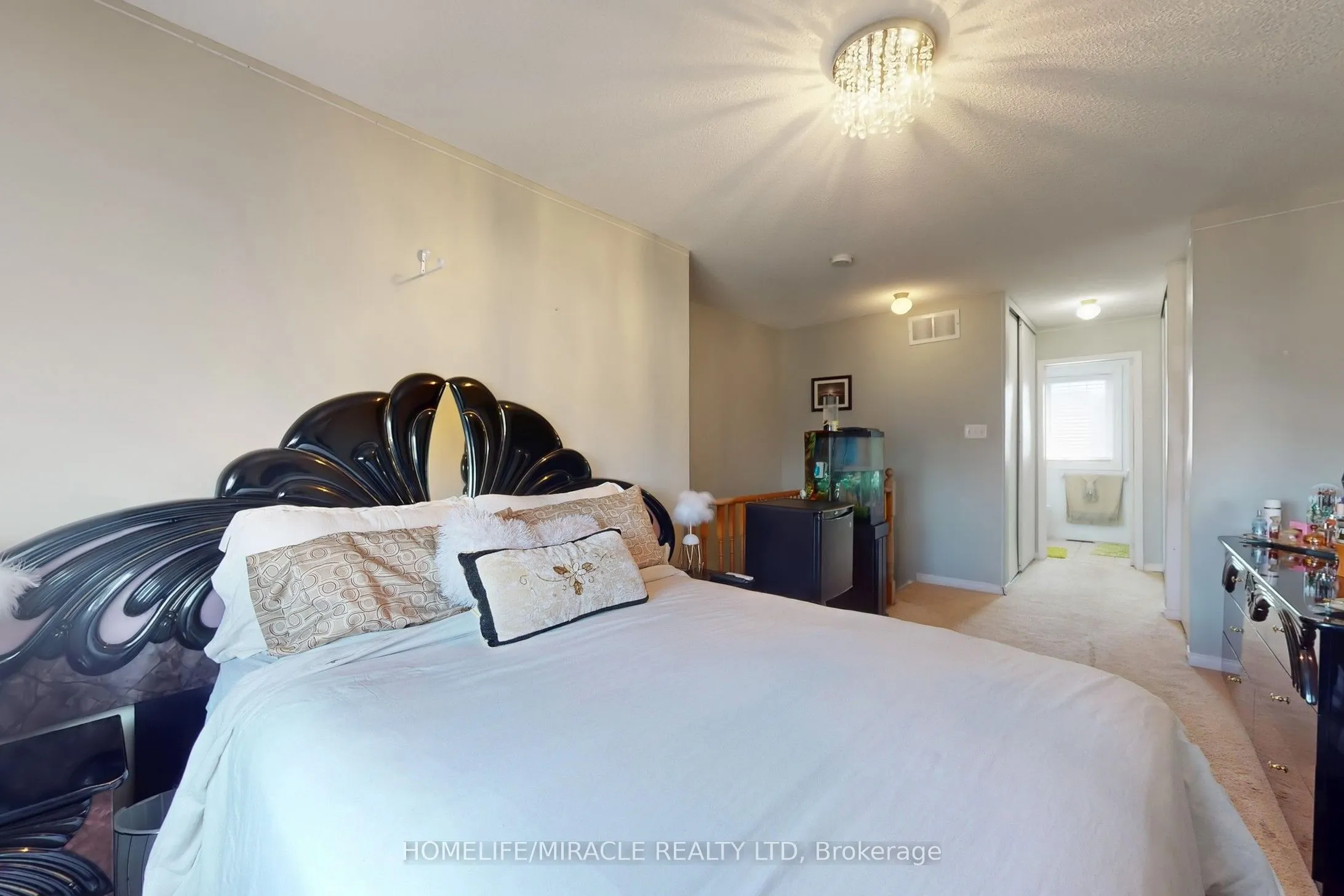 57 Hedge End Road, #8