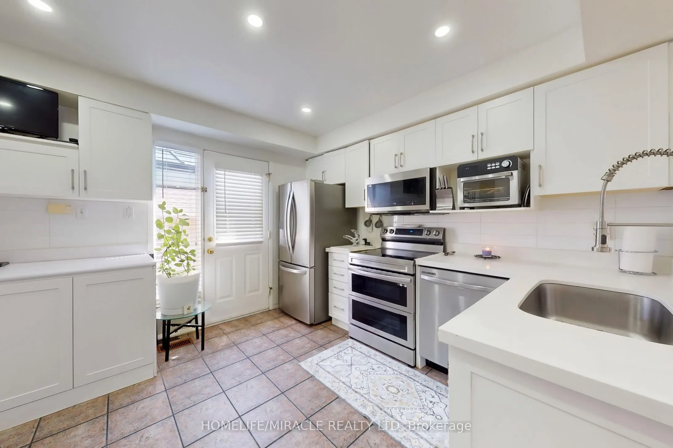 57 Hedge End Road, #8
