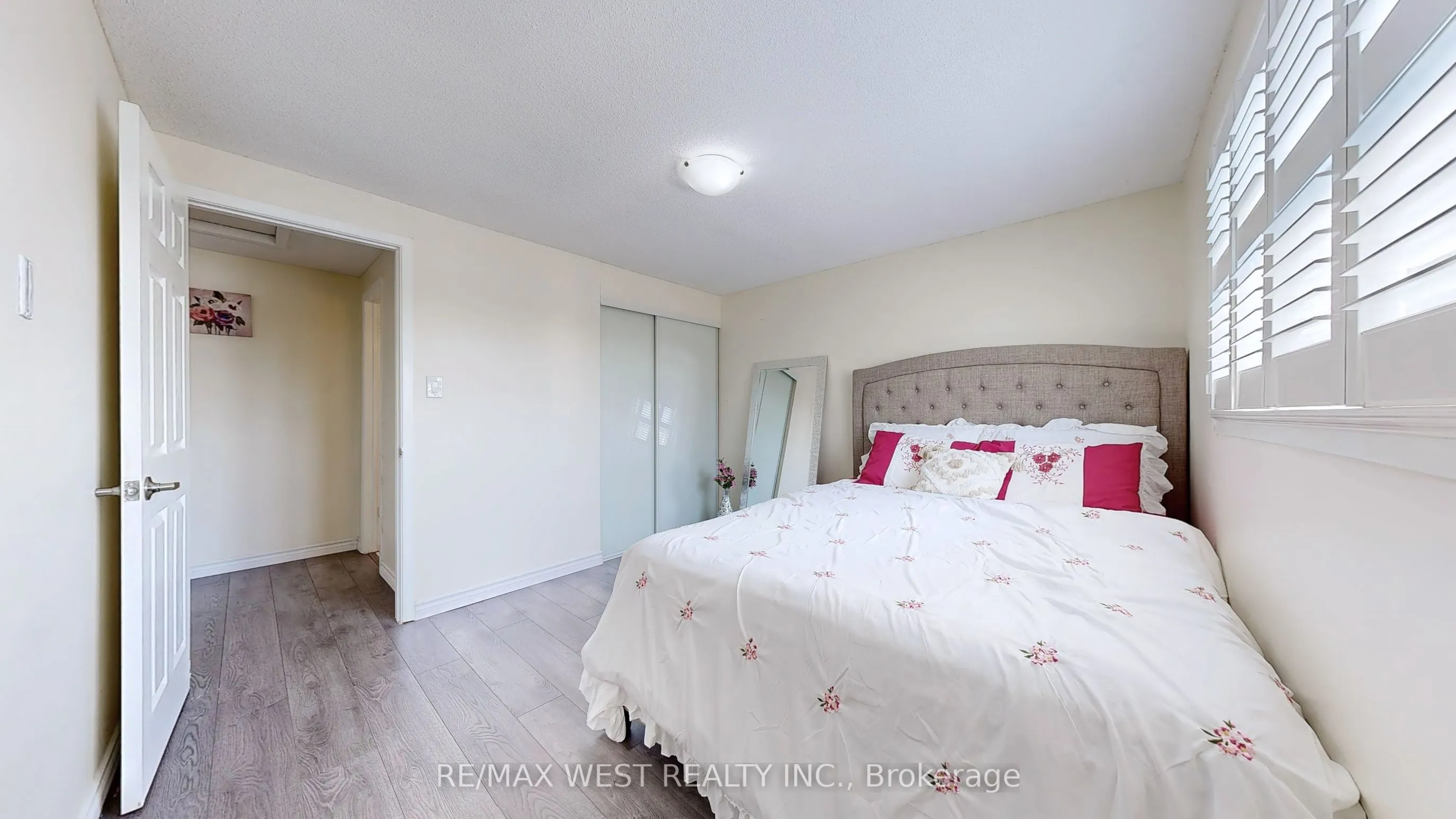 325 Killarney Court