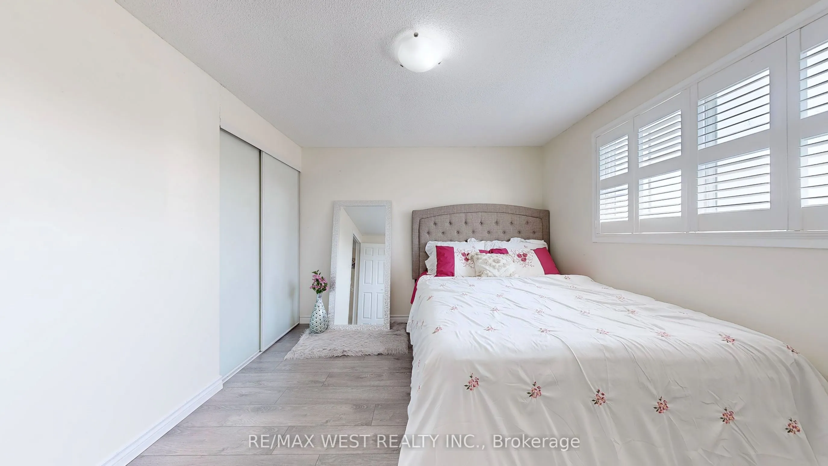 325 Killarney Court