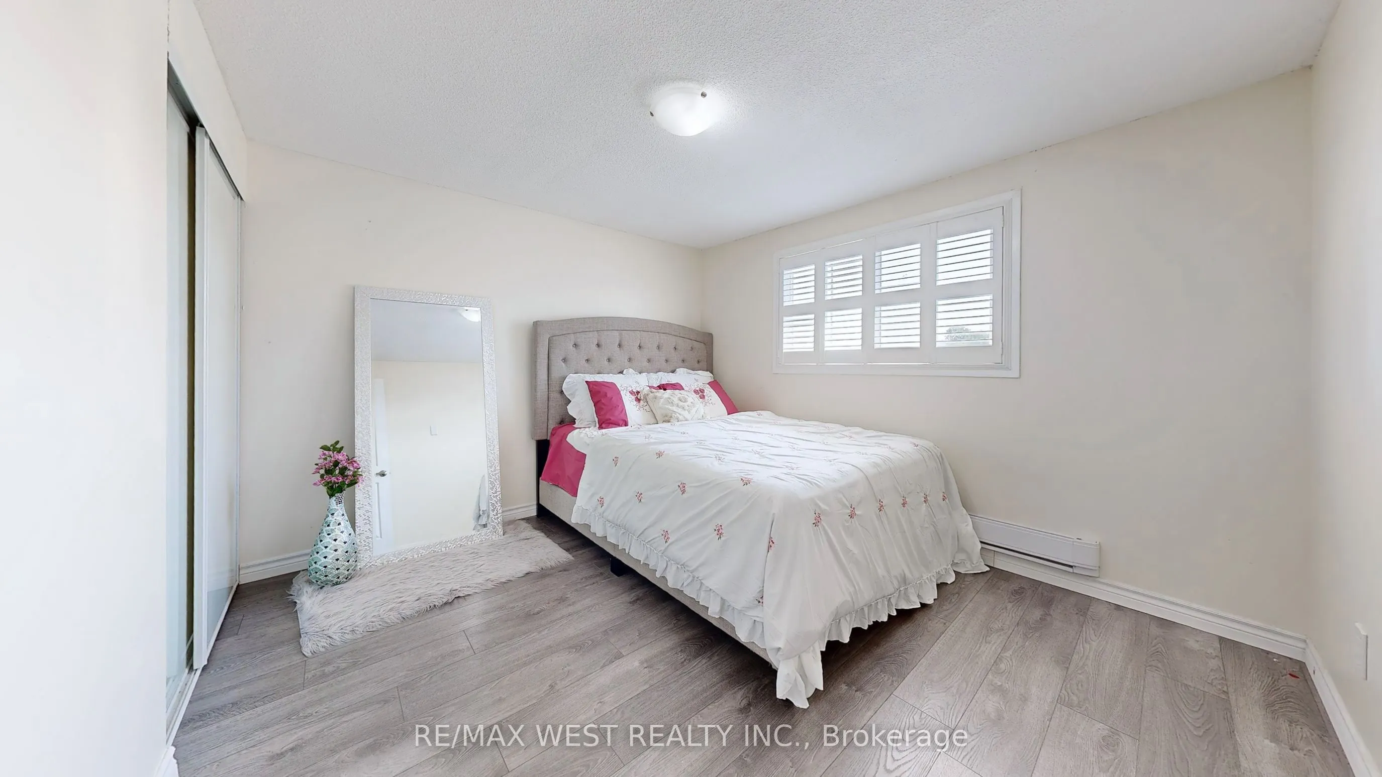 325 Killarney Court