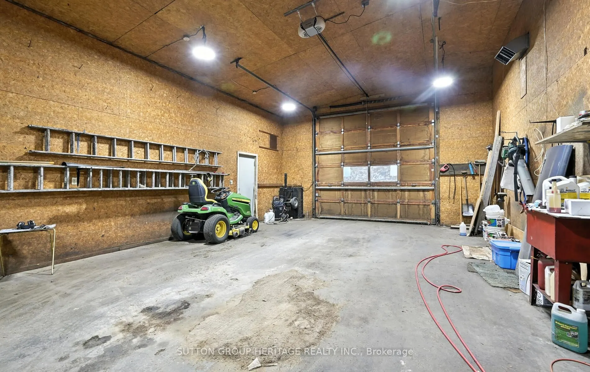 405 Columbus Road W