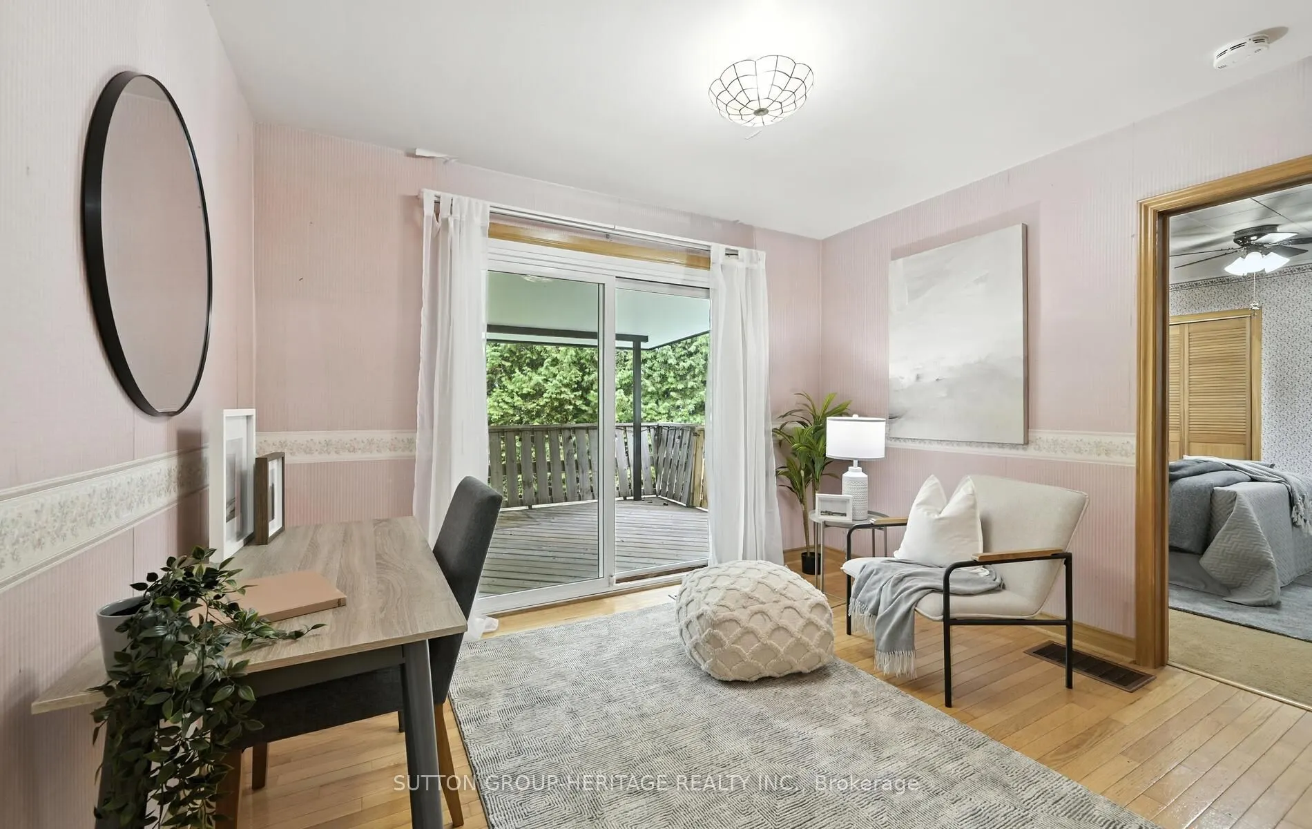 405 Columbus Road W