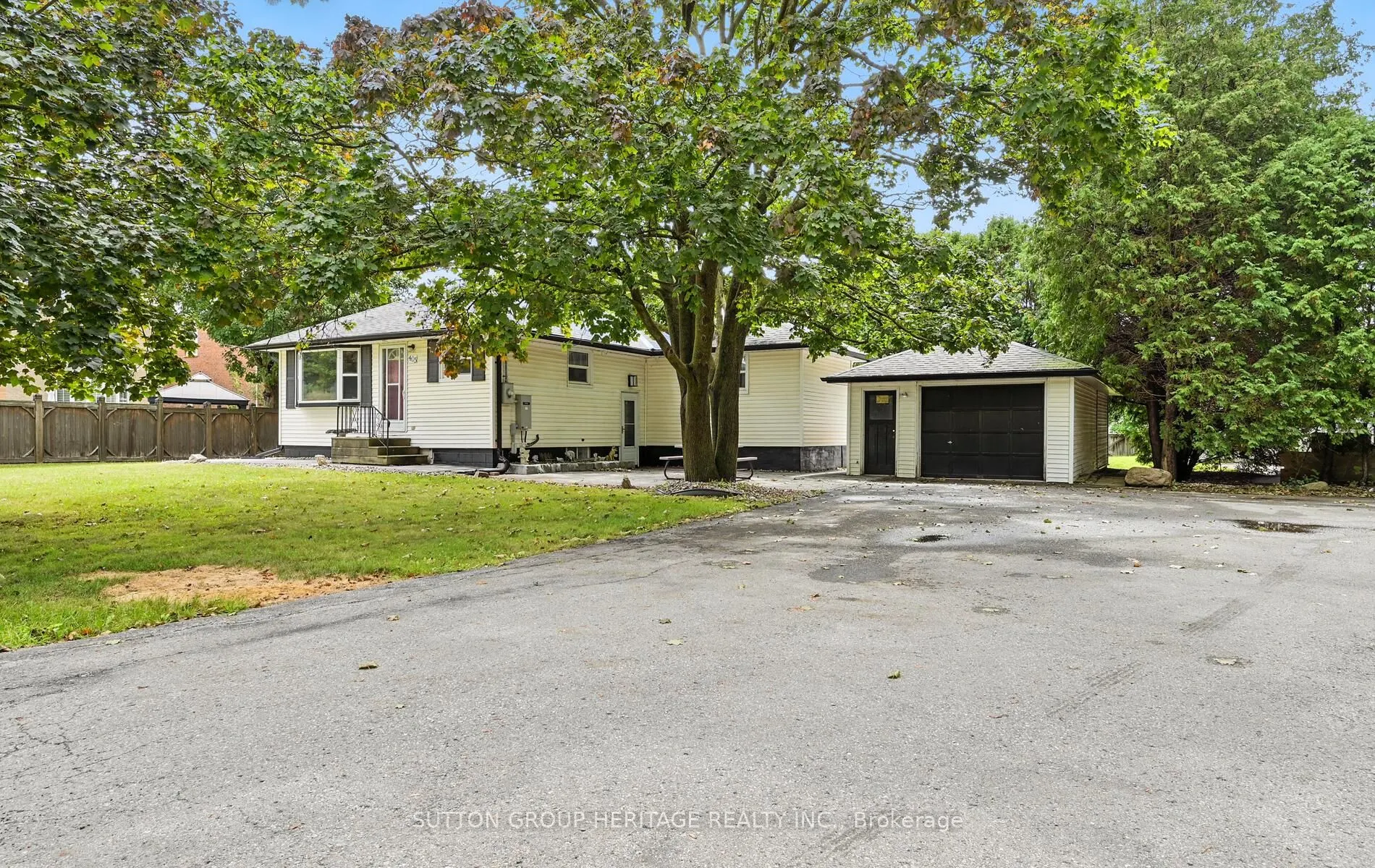 405 Columbus Road W