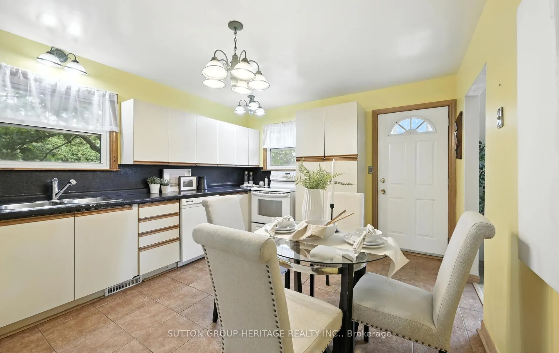 405 Columbus Road W