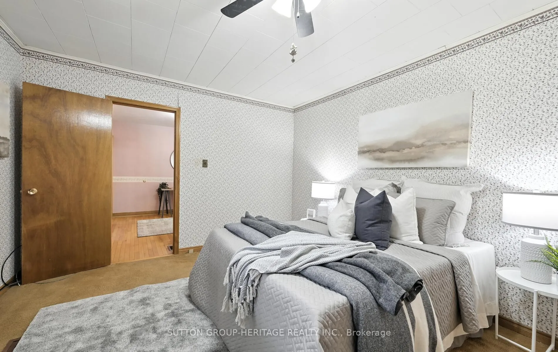 405 Columbus Road W