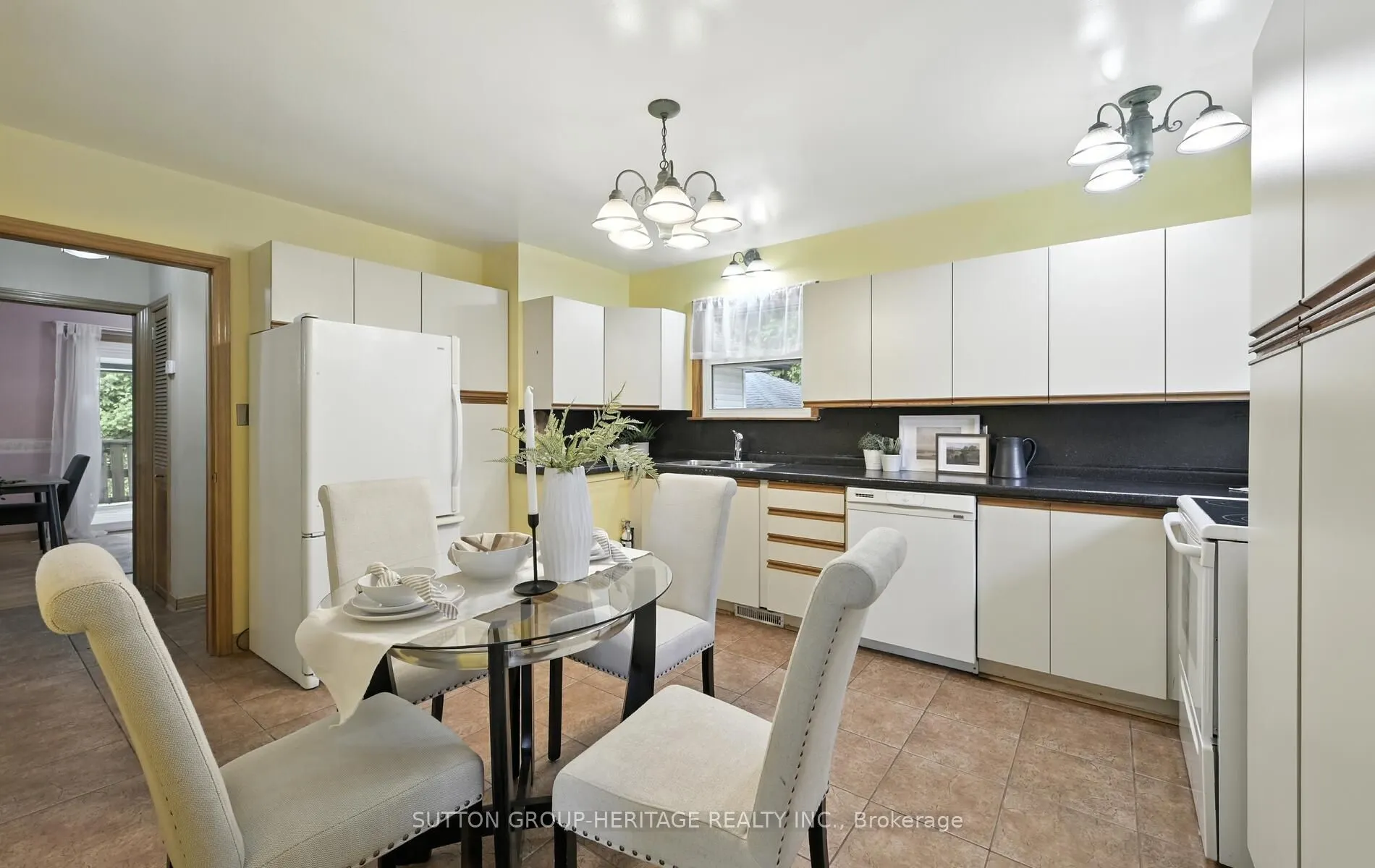 405 Columbus Road W