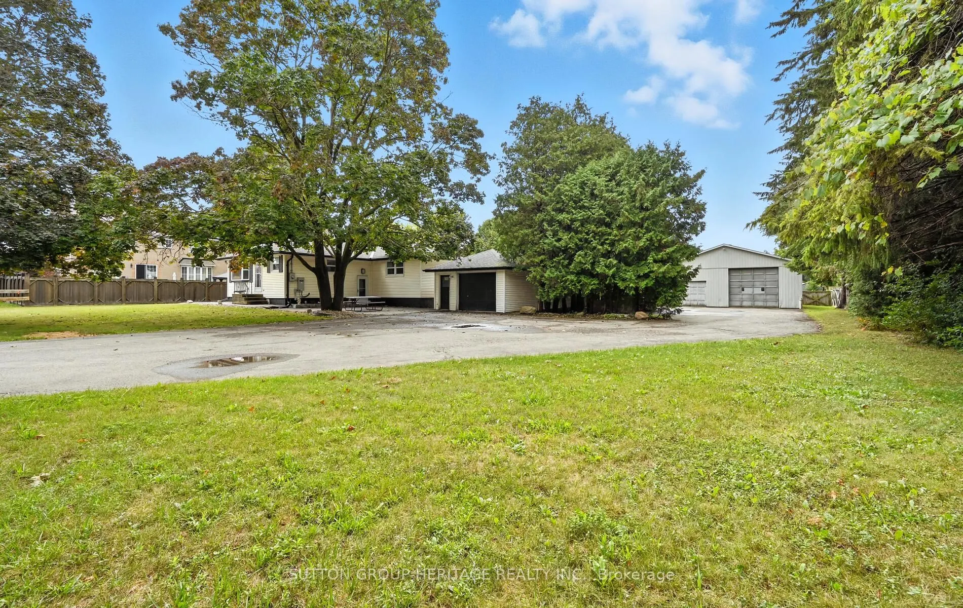 405 Columbus Road W