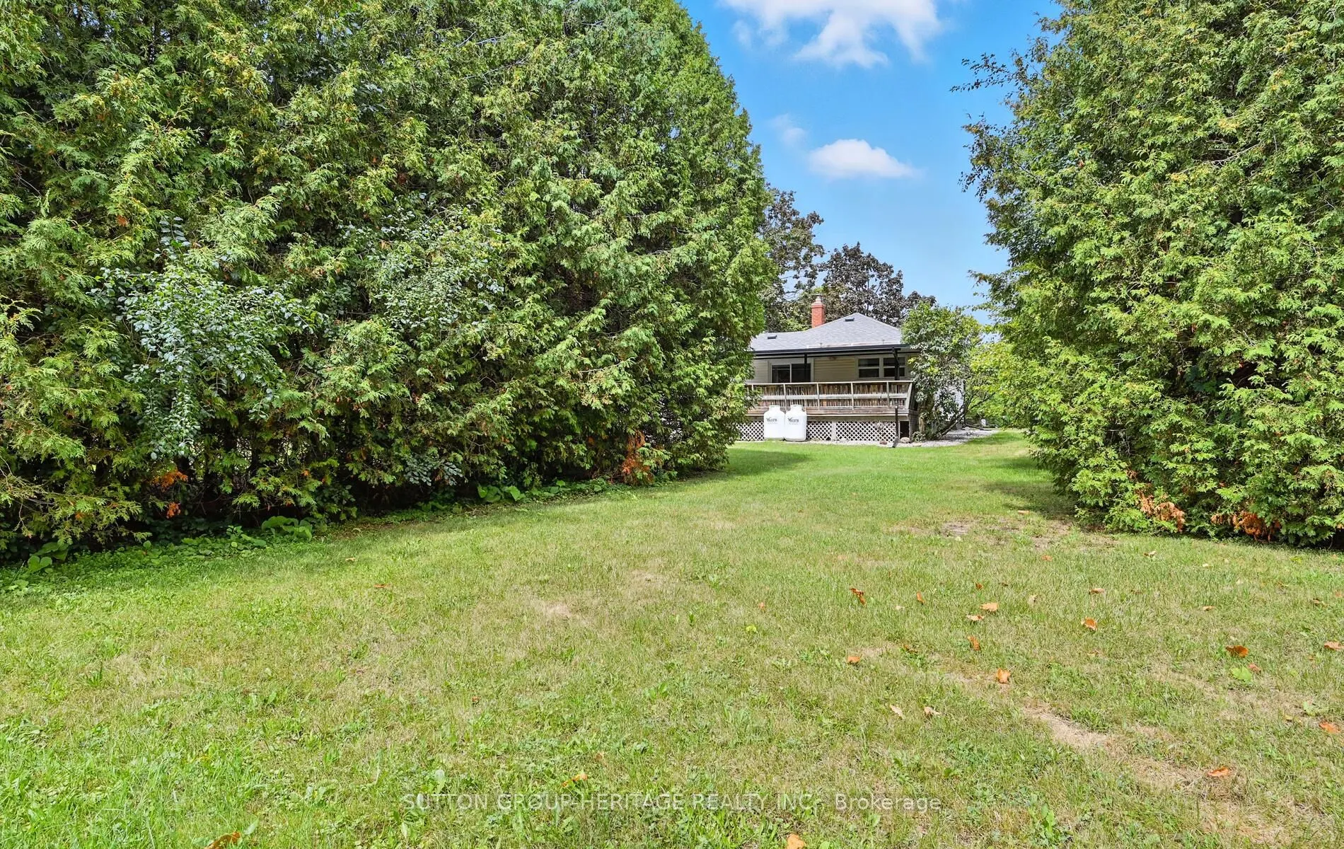 405 Columbus Road W