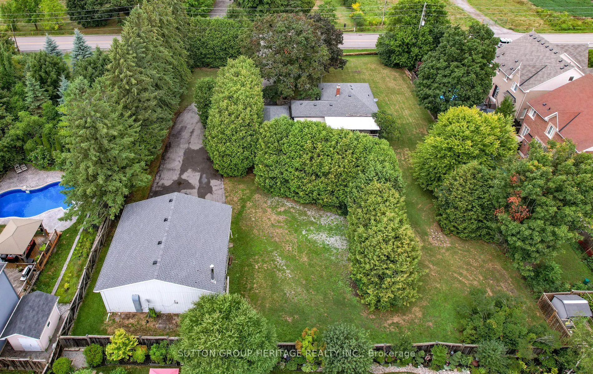 405 Columbus Road W